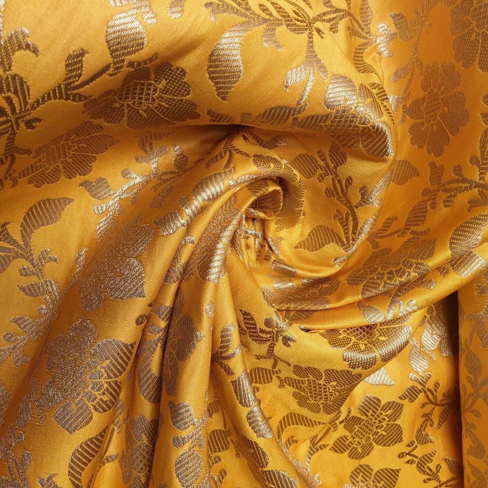 Indian Banarasi Brocade Fabric – Ornamental Floral Gold Metallic Print, 44