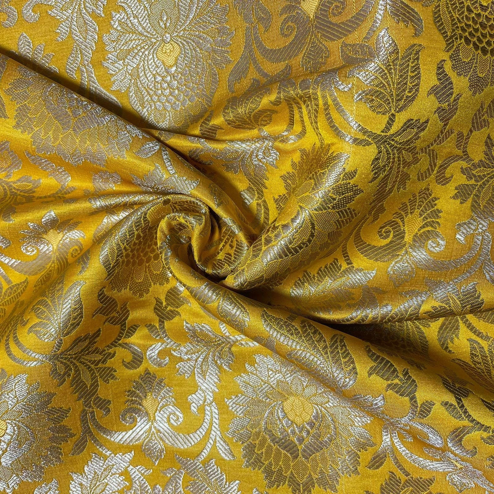 Floral Gold Leaf Damask Banarasi Brocade Fabric – Ornamental Metallic Indian Jacquard 44