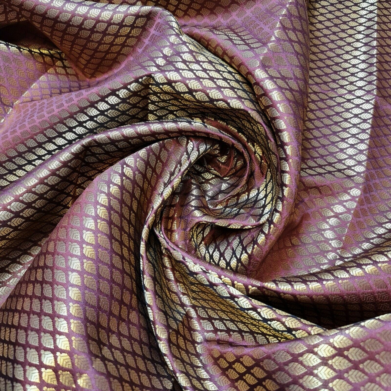 Ditsy Gold Leaf Print Brocade – 44