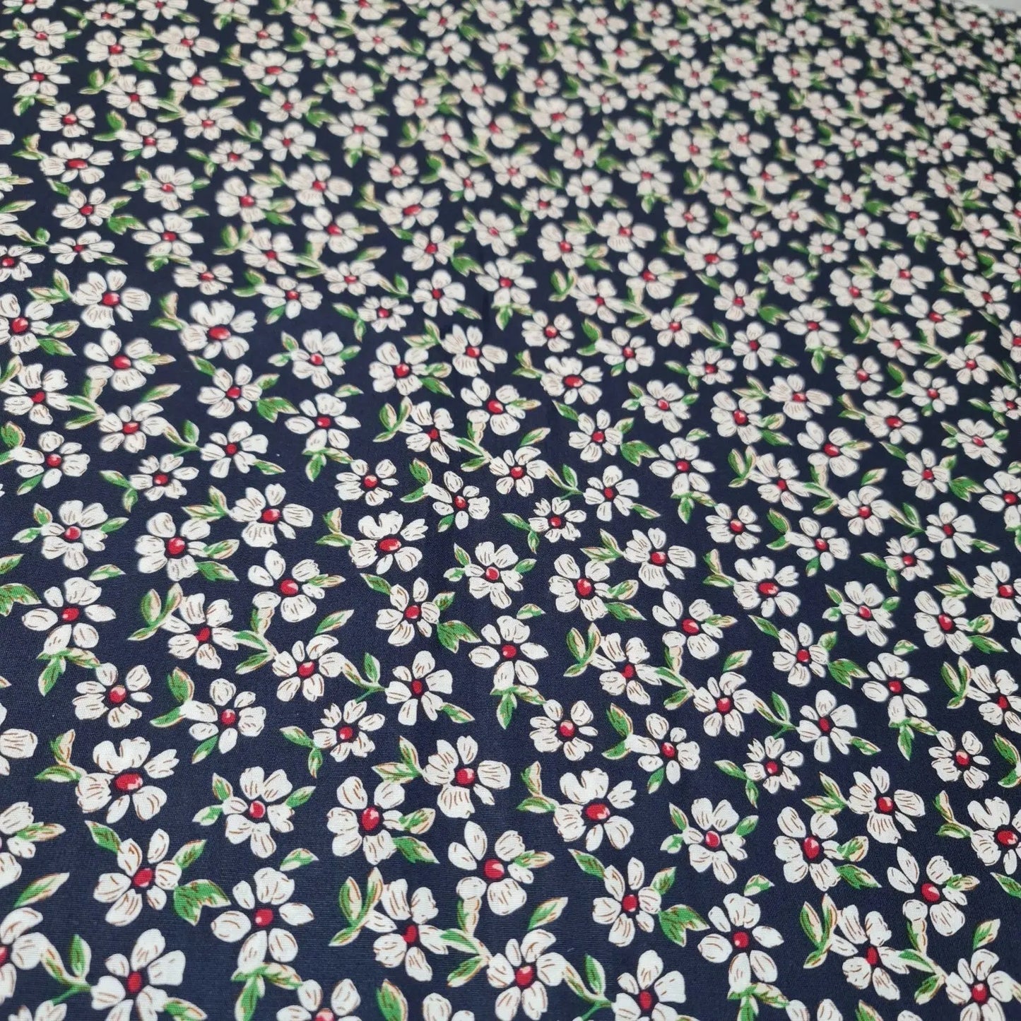 Spring Floral 100% Cotton Poplin Daisy Flower Print Fabric | 58" (147cm) Wide Dressmaking, Craft & Quilting Material – Sold by the Meter