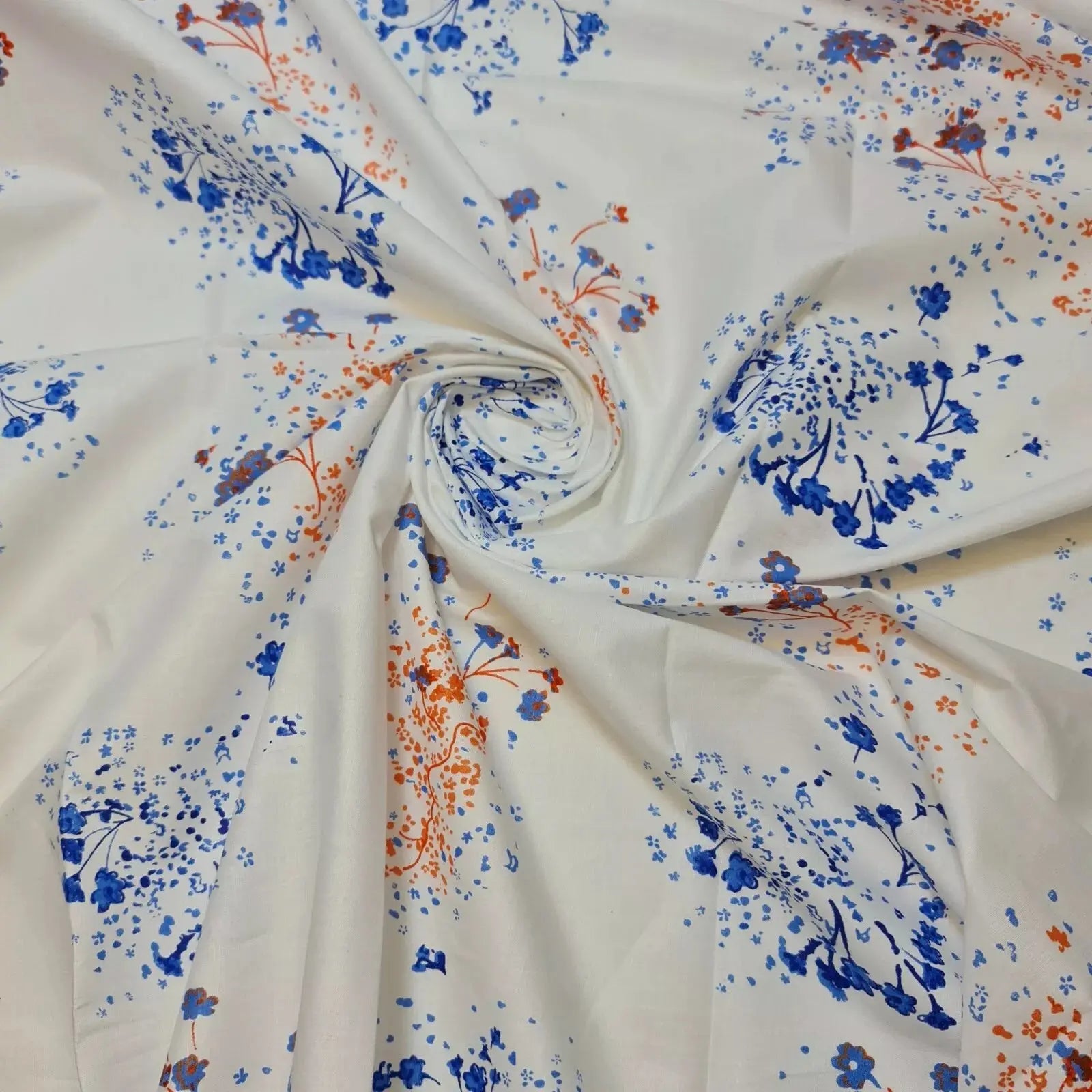 100% Cotton Leopard Ditsy Floral Print Fabric | 44" (112cm) Wide Dressmaking, Quilting & Craft Material – 20 Metre Roll