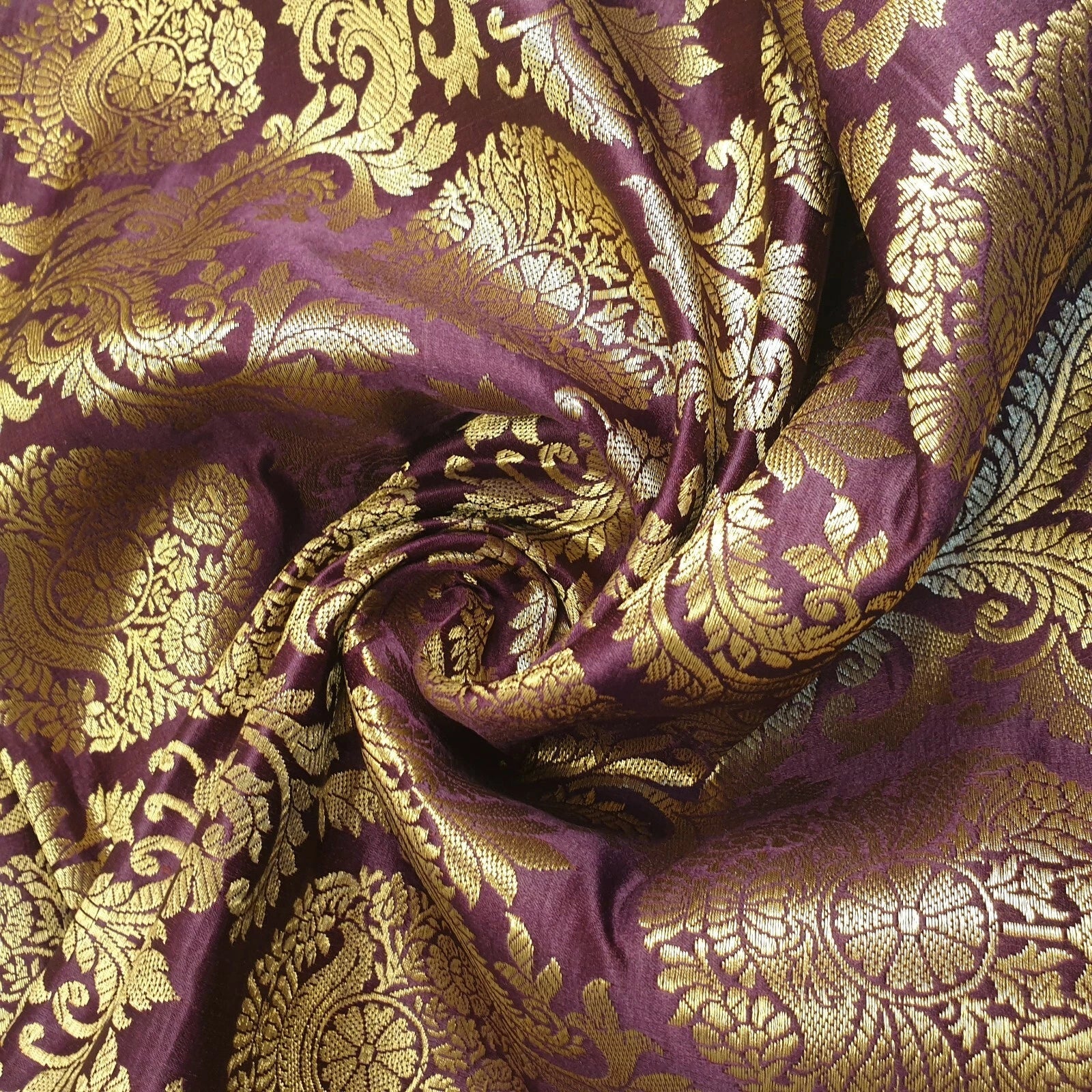 Brocade Ornamental Floral Fabric | Gold Metallic Jacquard 44" (112cm) Wide Dressmaking, Costume & Craft Material – Sold by the Metre  Plum