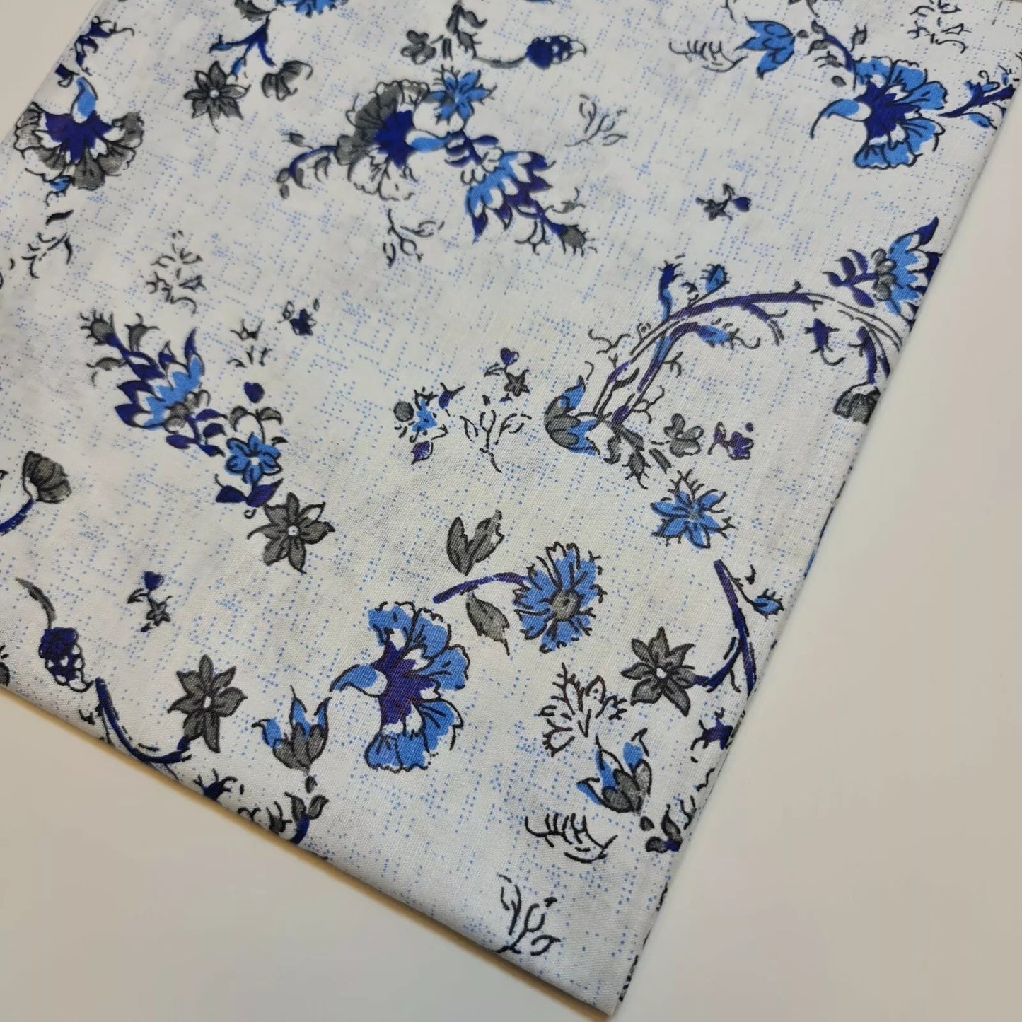 100% Cotton Printed Fabric | Leopard, Ditsy, Vintage, Polka & Rose Floral Designs – 44" (112cm) Wide Soft Dressmaking & Craft Material – Sold by the Metre