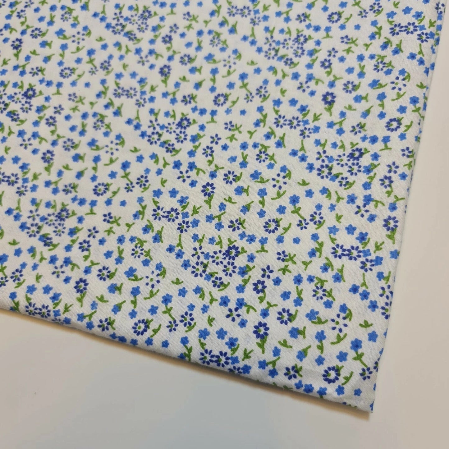 100% Cotton Printed Fabric | Leopard, Ditsy, Vintage, Polka & Rose Floral Designs – 44" (112cm) Wide Soft Dressmaking & Craft Material – Sold by the Metre