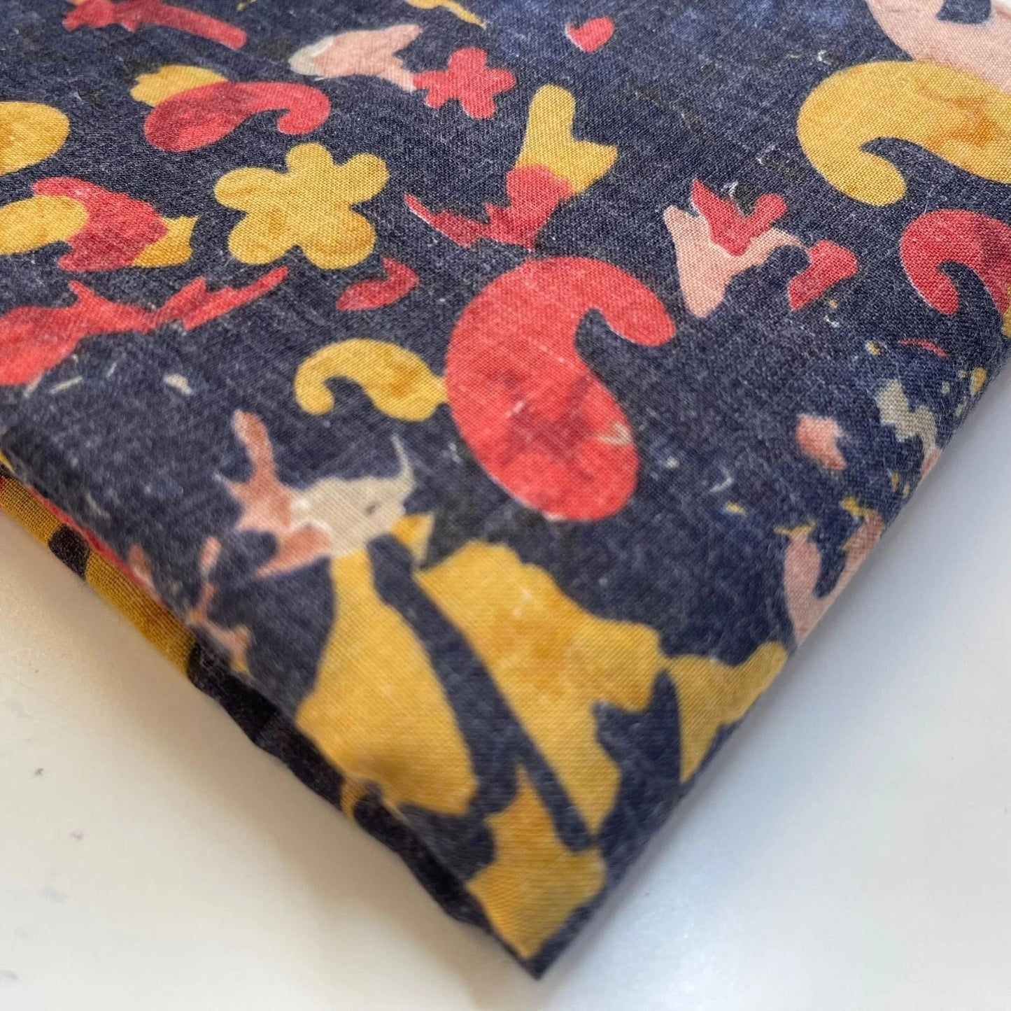 100% Cotton Vintage Floral Japanese Print Fabric | 58" (147cm) Wide Soft Dressmaking, Sarong & Draping Material – Sold by the Metre  Black Red Paisley