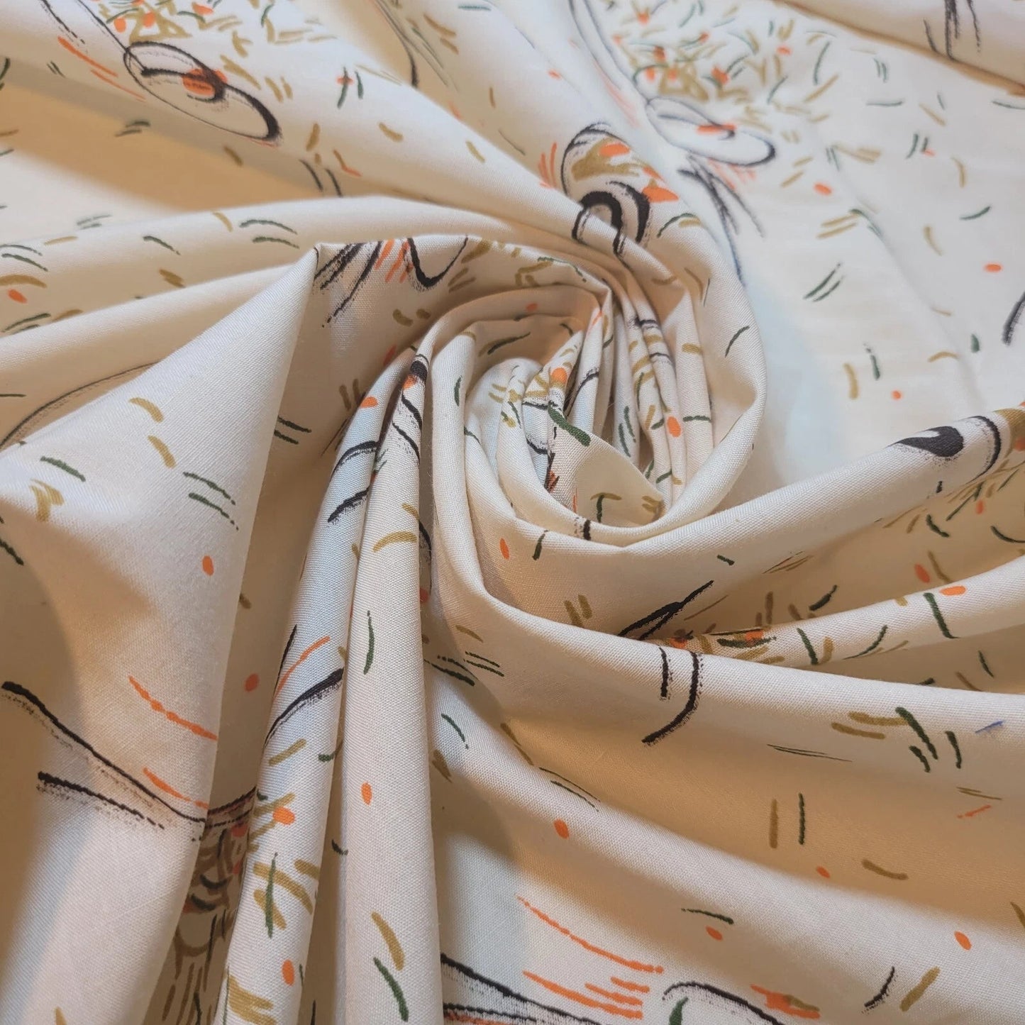 100% Cotton Vintage Floral Fabric | 44" (112cm) Wide Novelty Print for Dressmaking, Quilting & Craft Material – Sold by the Metre  Cream Splash