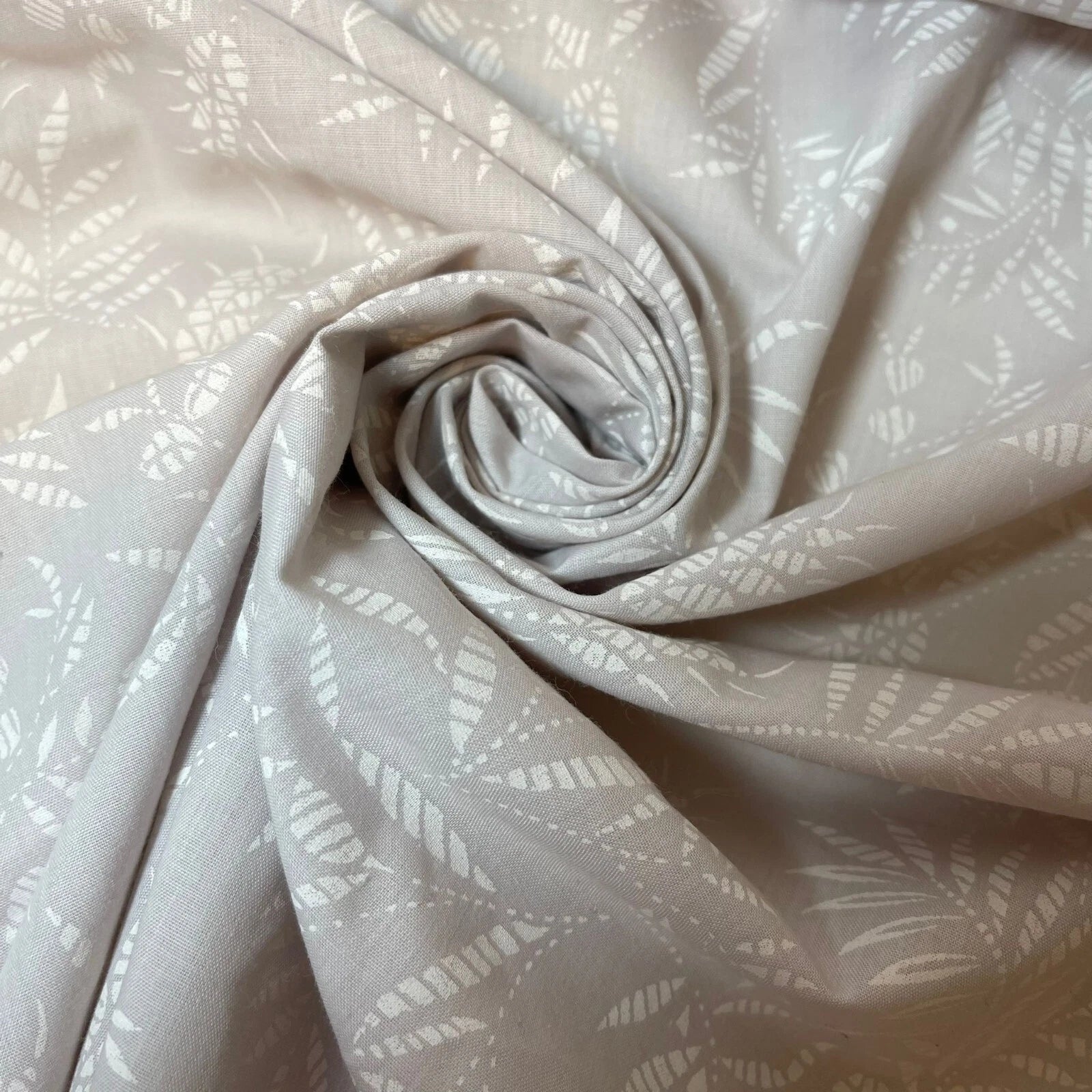 100% Cotton Vintage Floral Fabric | 44