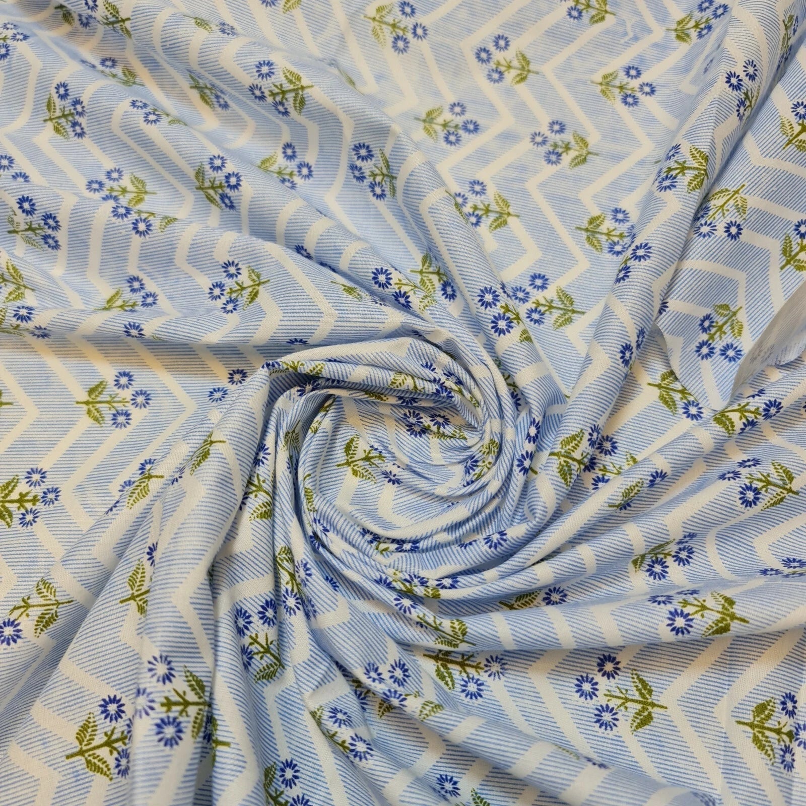 100% Cotton Printed Fabric | Leopard, Ditsy, Vintage, Polka & Rose Floral Designs – 44