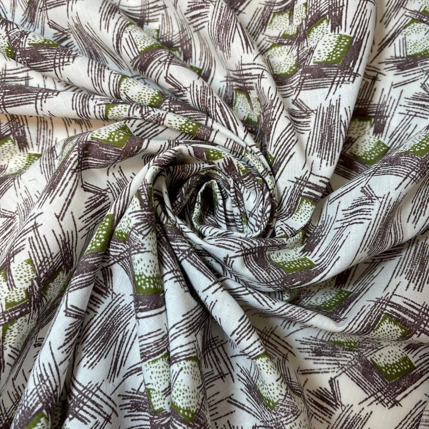 100% Cotton Vintage Floral Fabric | 44" (112cm) Wide Novelty Print for Dressmaking, Quilting & Craft Material – Sold by the Metre  Off White Crosshatch