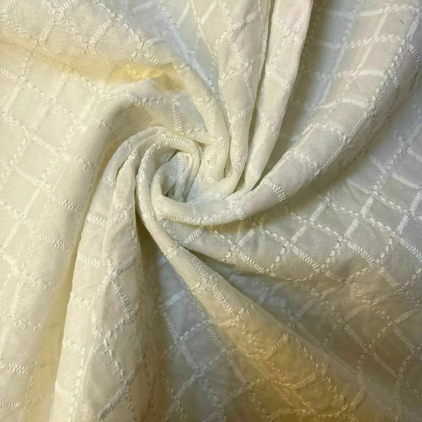 100% Cotton Lawn Broderie Anglaise Schiffli Embroidery Fabric | 44