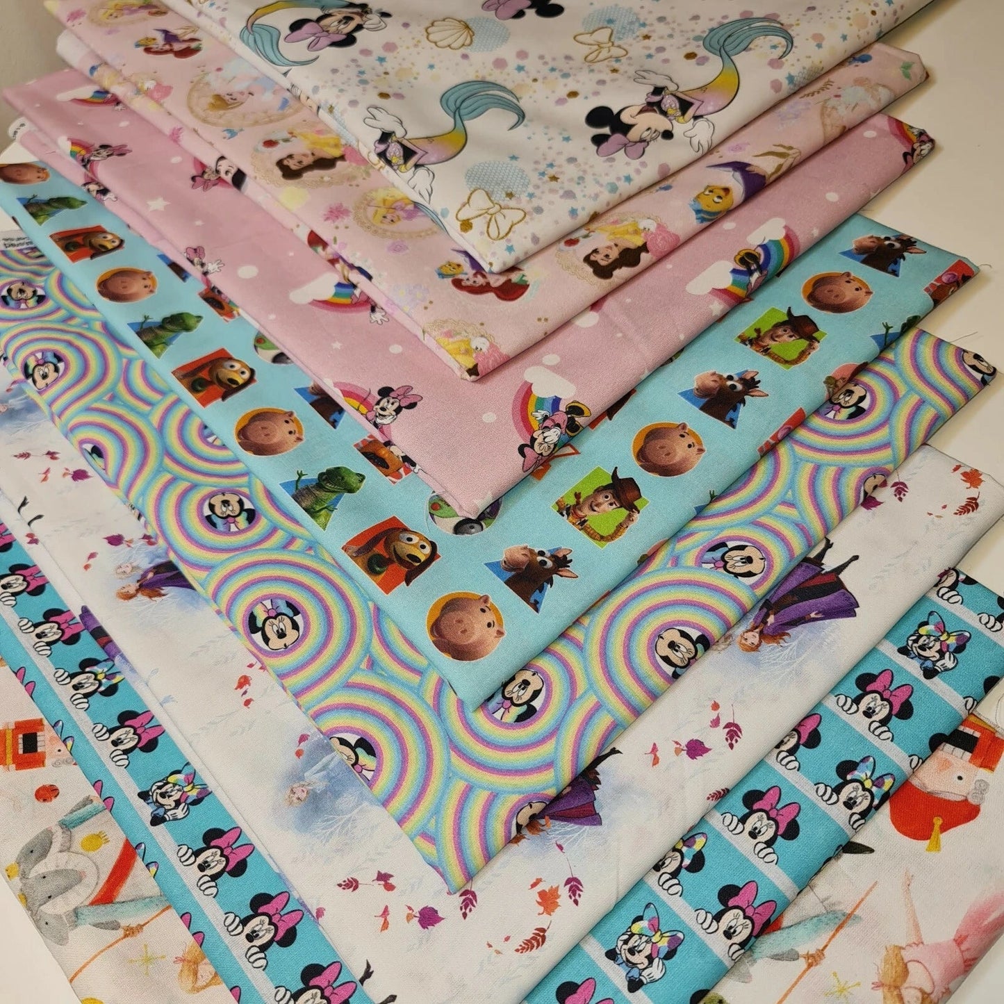 100% Cotton Disney Licensed Character Print Fabric | 58" (147cm) Wide Dressmaking, Patchwork & Craft Material – Sold by the Meter