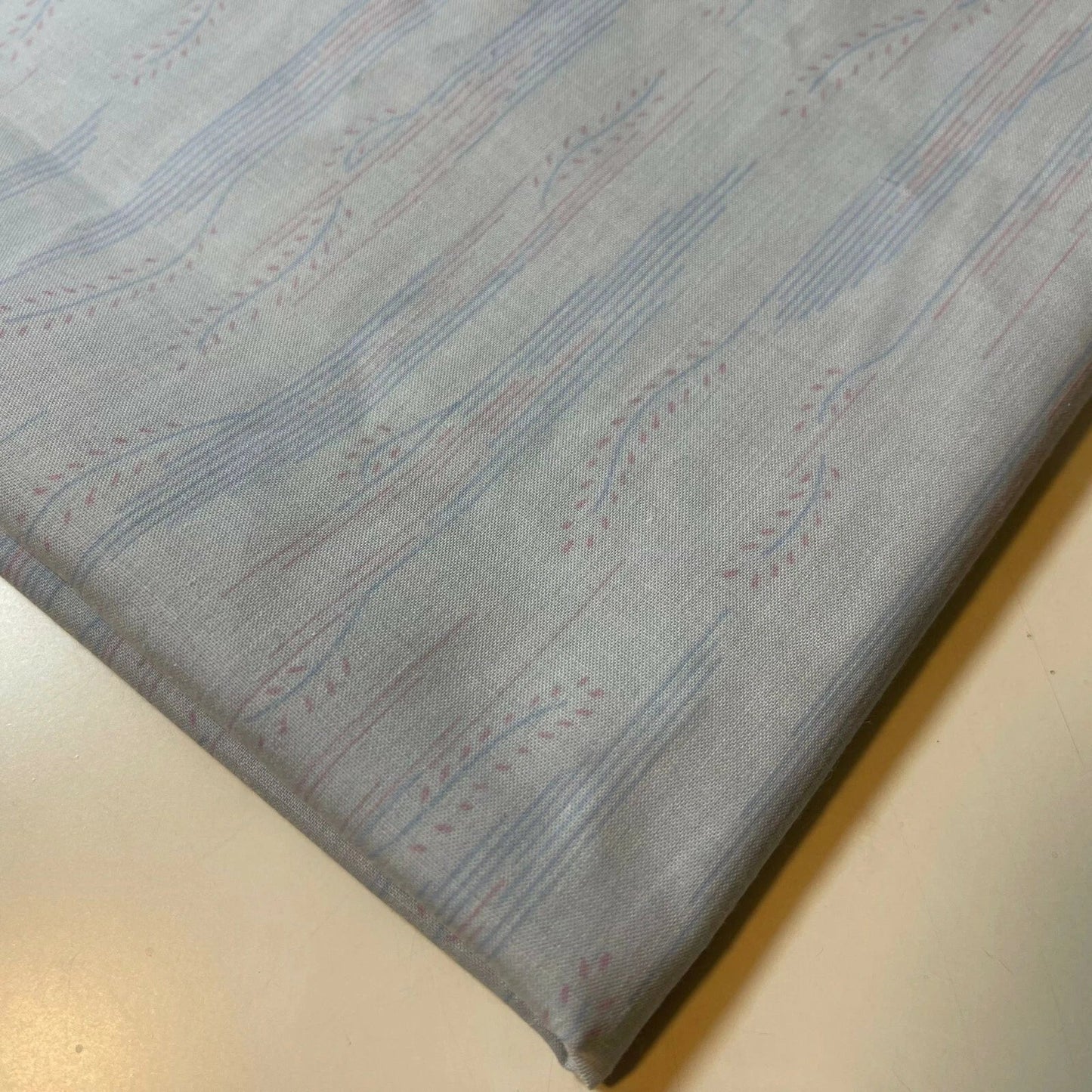 100% Cotton Vintage Floral Fabric | 44" (112cm) Wide Novelty Print for Dressmaking, Quilting & Craft Material – Sold by the Metre