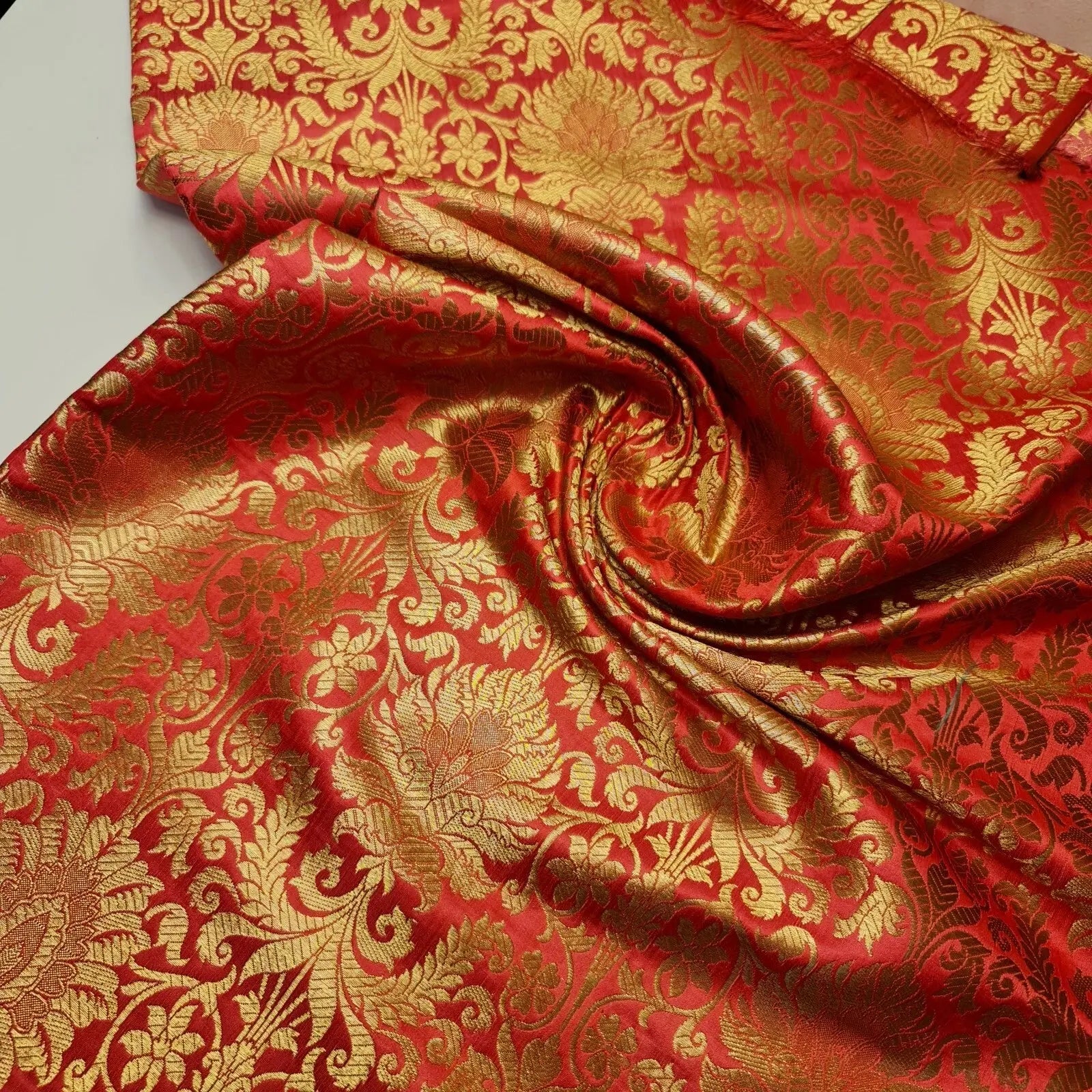 Floral Gold Leaf Damask Banarasi Brocade Fabric | Ornamental Metallic Indian Jacquard 44" (112cm) Wide – Sold by the Metre