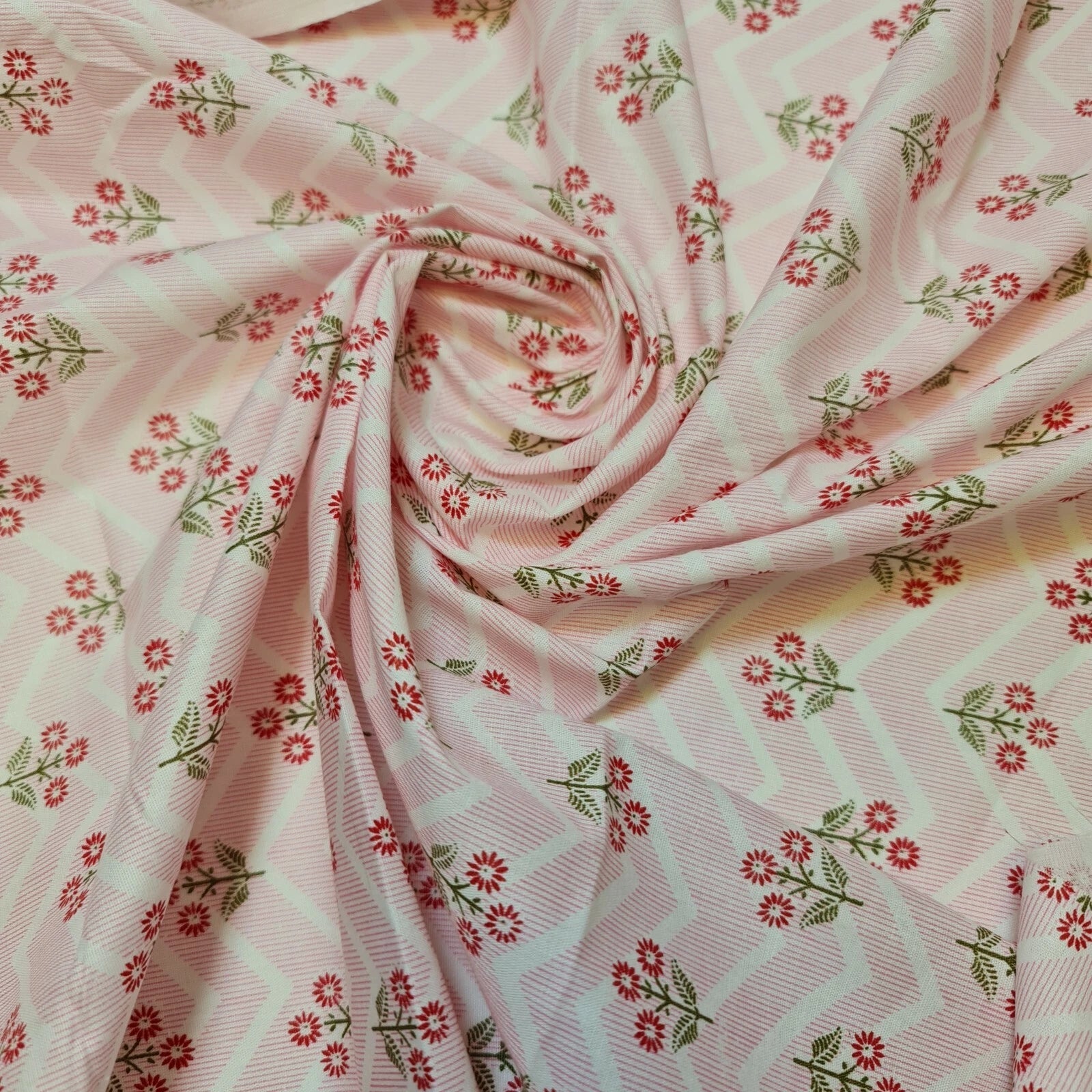 100% Cotton Printed Fabric | Leopard, Ditsy, Vintage, Polka & Rose Floral Designs – 44