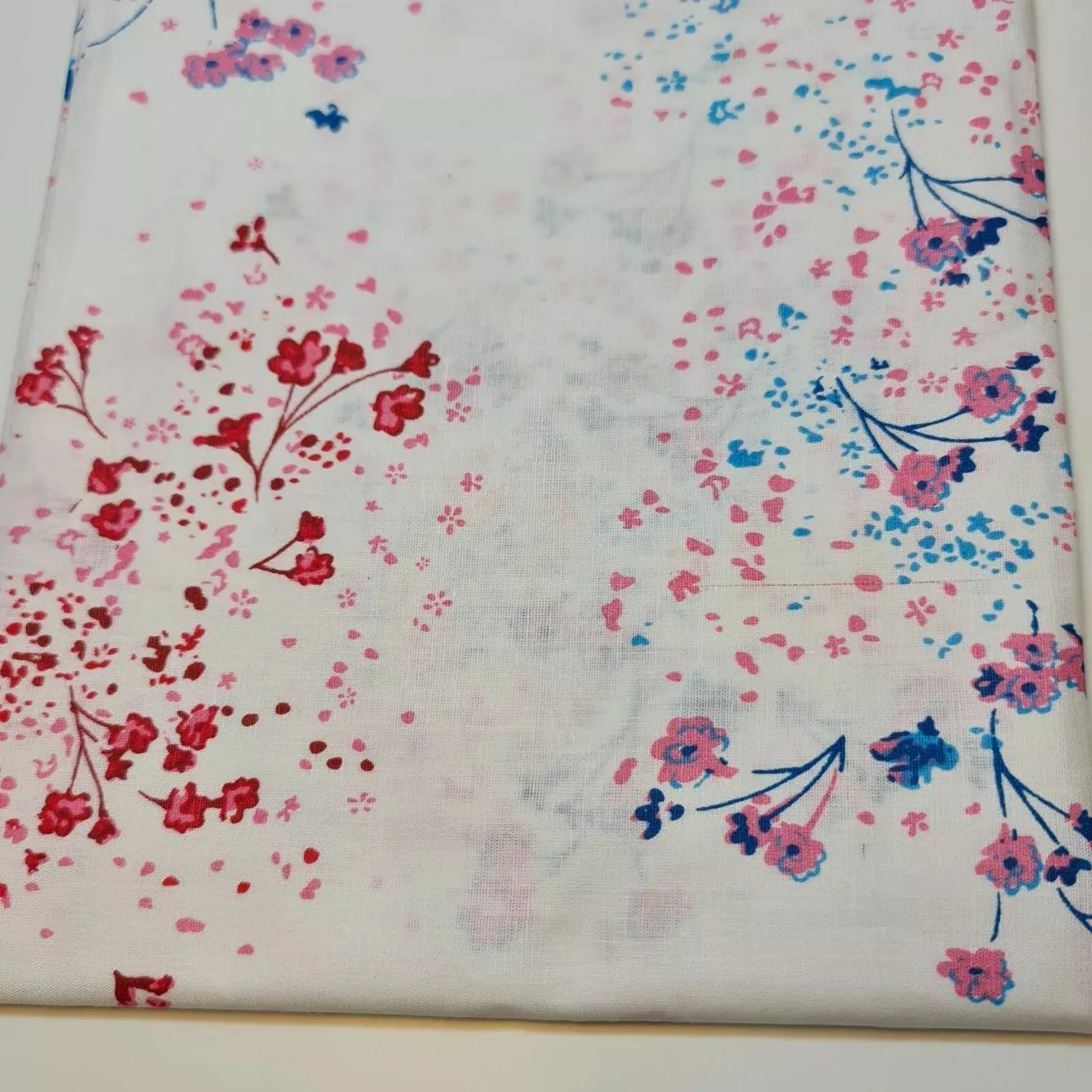 100% Cotton Leopard Ditsy Floral Print Fabric | 44" (112cm) Wide Dressmaking, Quilting & Craft Material – 20 Metre Roll