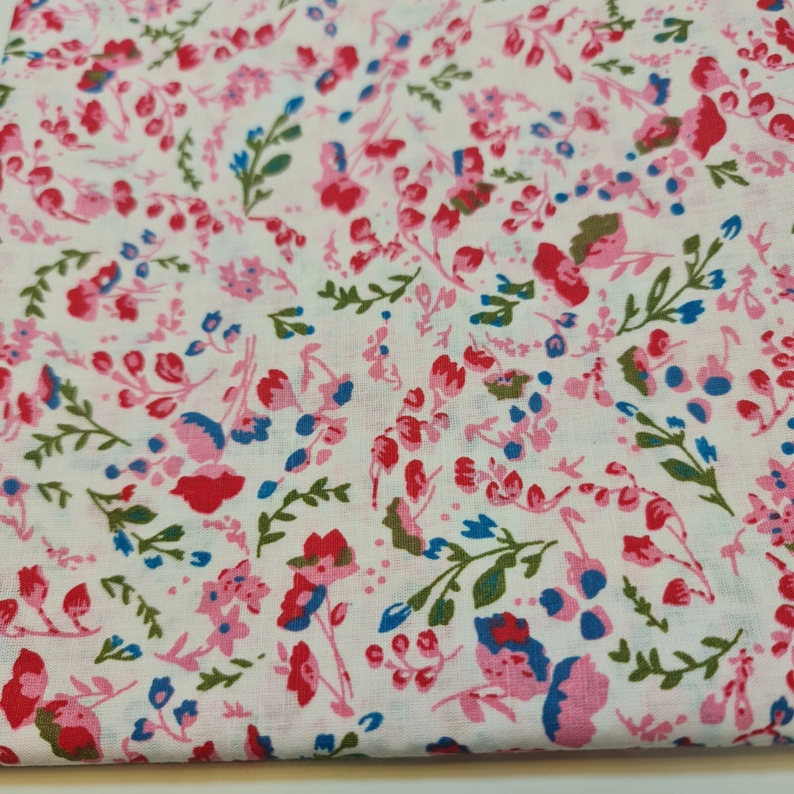 100% Cotton Printed Fabric | Leopard, Ditsy, Vintage, Polka & Rose Floral Designs – 44" (112cm) Wide Soft Dressmaking & Craft Material – Sold by the Metre