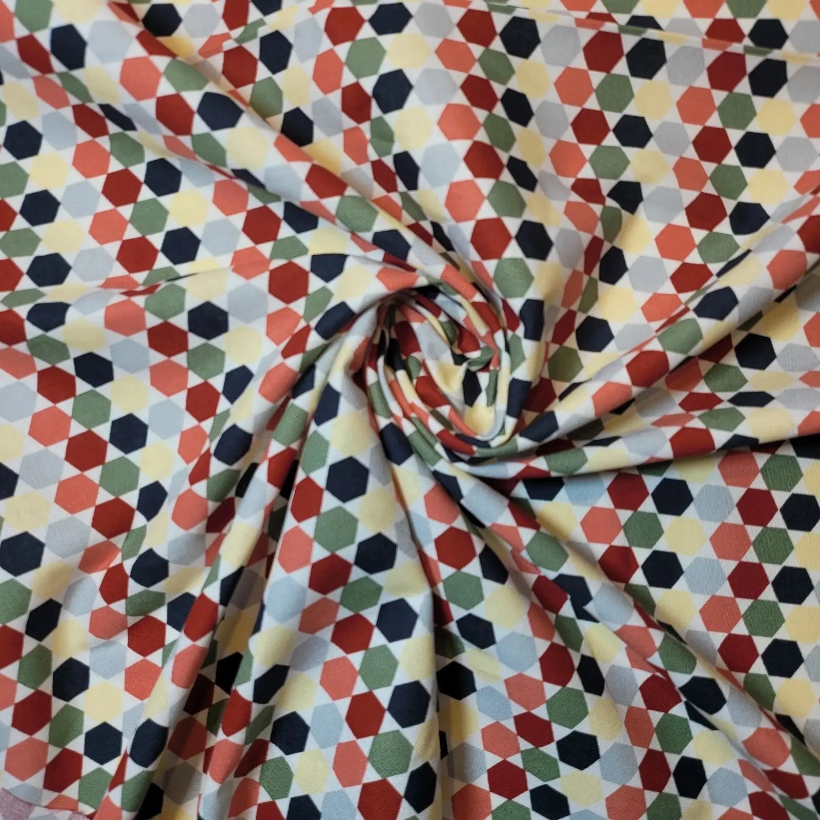 100% Cotton Quilting Fabric | Floral Dress, Craft, Costume & Patchwork Material – 44