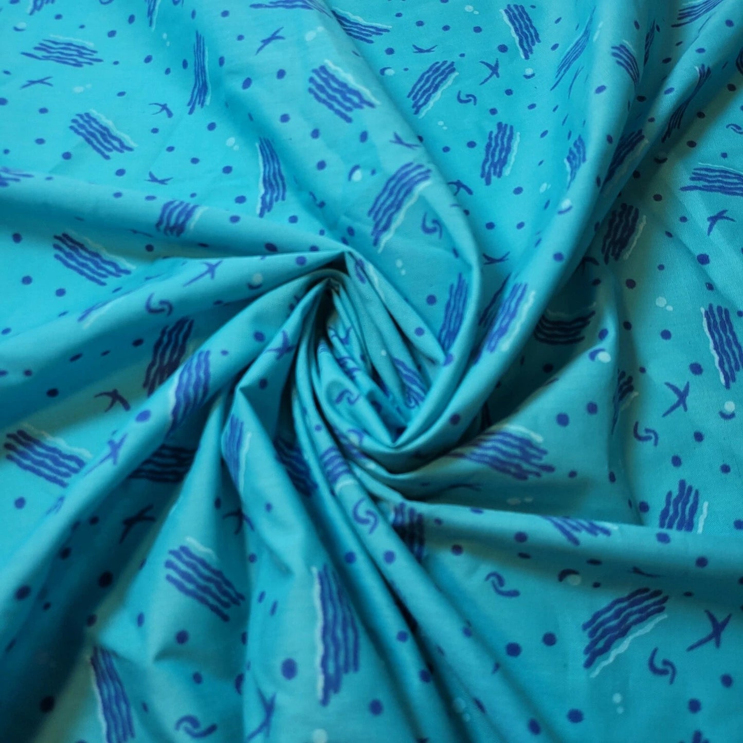 100% Cotton Vintage Floral Fabric | 44" (112cm) Wide Novelty Print for Dressmaking, Quilting & Craft Material – Sold by the Metre  Turquoise Floral