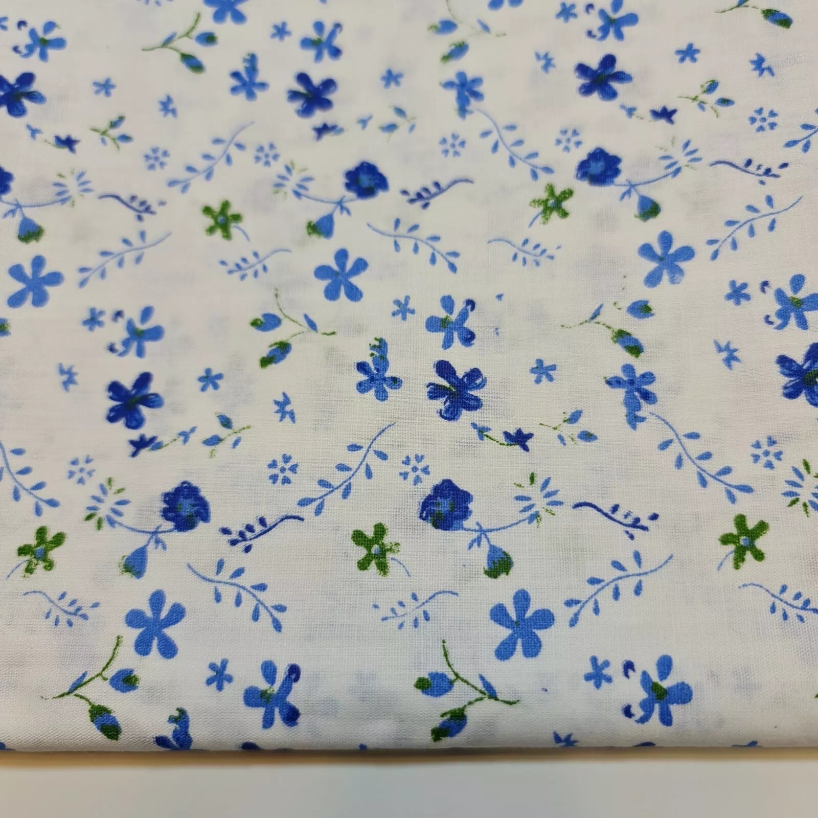 100% Cotton Printed Fabric | Leopard, Ditsy, Vintage, Polka & Rose Floral Designs – 44" (112cm) Wide Soft Dressmaking & Craft Material – Sold by the Metre