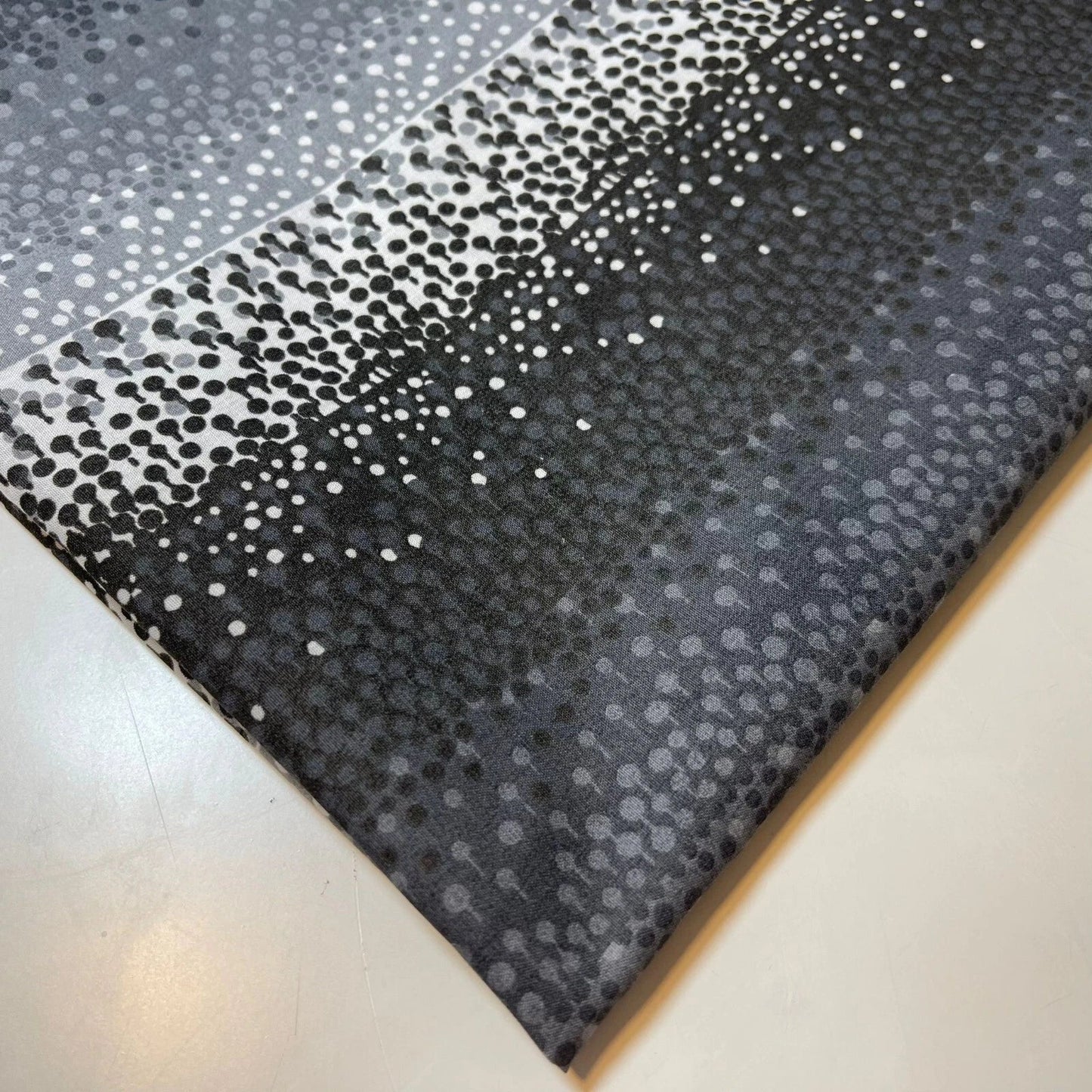 100% Cotton Vintage Floral Fabric | 44" (112cm) Wide Novelty Print for Dressmaking, Quilting & Craft Material – Sold by the Metre