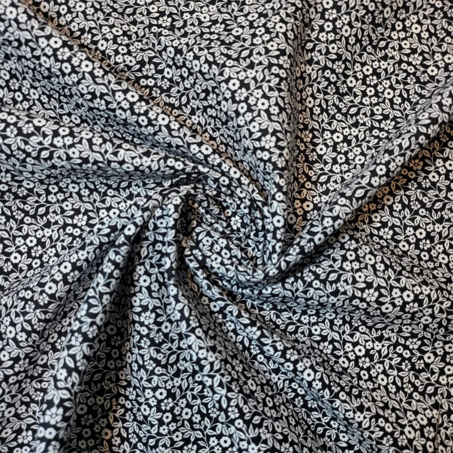 100% Cotton Quilting Fabric | Floral Dress, Craft, Costume & Patchwork Material – 44" (112cm) Wide – Sold by the Metre