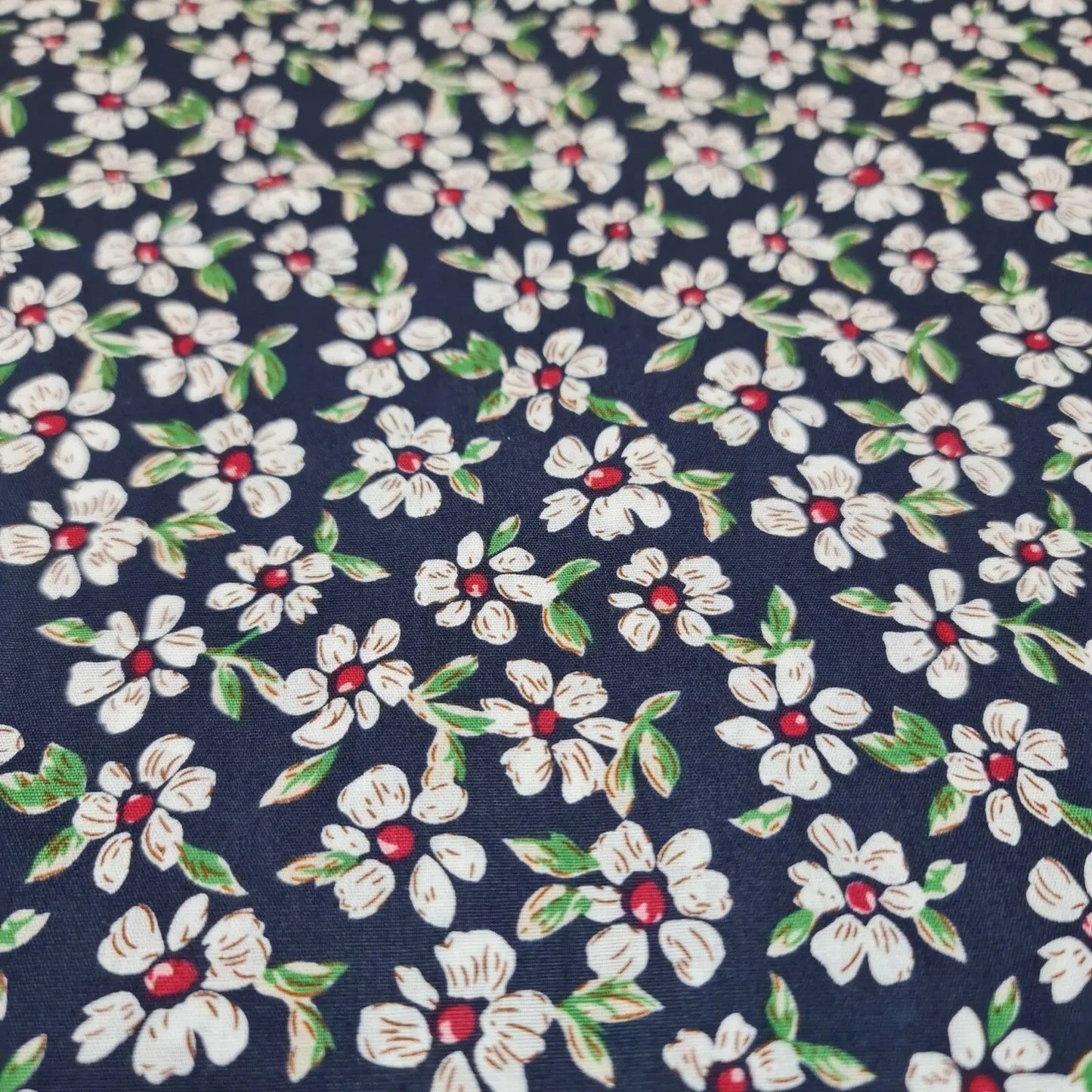 Spring Floral 100% Cotton Poplin Daisy Flower Print Fabric | 58" (147cm) Wide Dressmaking, Craft & Quilting Material – Sold by the Meter