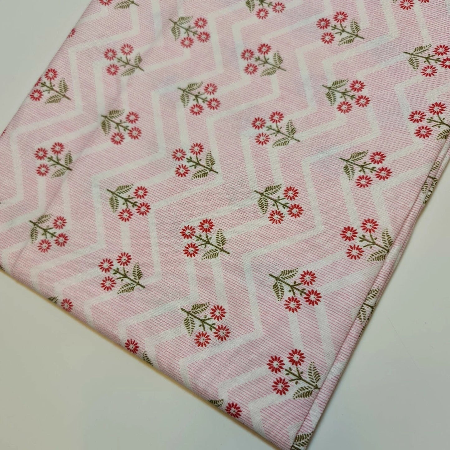 100% Cotton Printed Fabric | Leopard, Ditsy, Vintage, Polka & Rose Floral Designs – 44" (112cm) Wide Soft Dressmaking & Craft Material – Sold by the Metre
