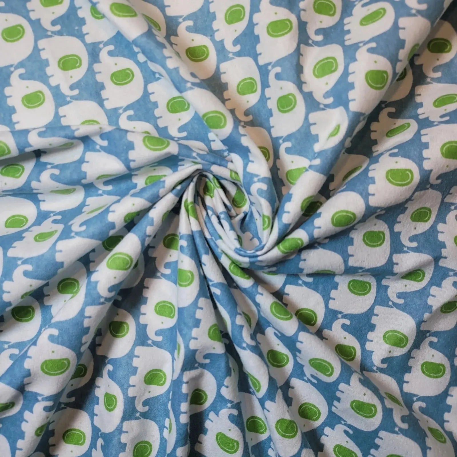 100% Cotton Brushed Flannel Winceyette Fabric | 44" (112cm) Wide Printed Quilting, Sewing & Craft Material – Sold by the Meter