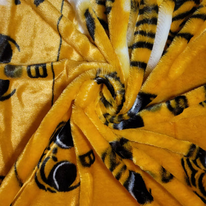 Fun Faux Fur Fabric – Soft Luxury Short Pile Furry Material for Crafts, Costumes & Décor by the Metre