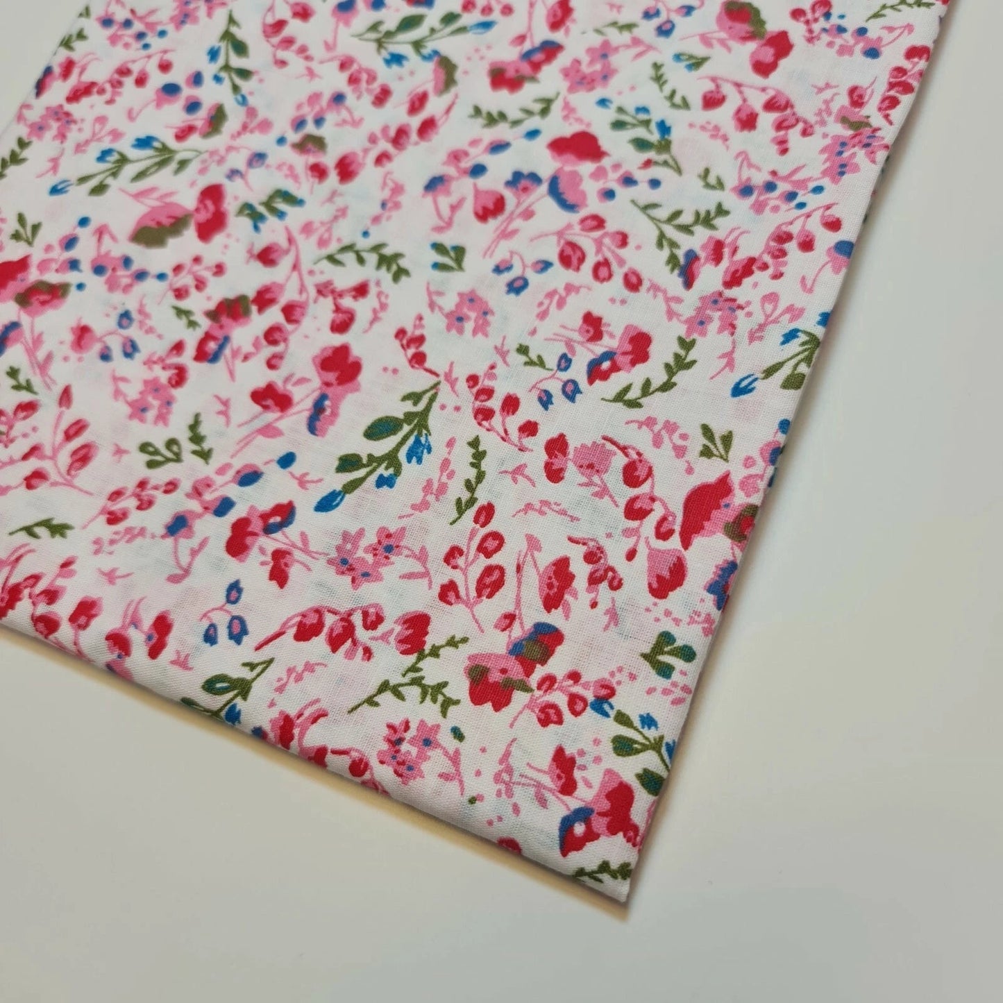 100% Cotton Printed Fabric | Leopard, Ditsy, Vintage, Polka & Rose Floral Designs – 44" (112cm) Wide Soft Dressmaking & Craft Material – Sold by the Metre