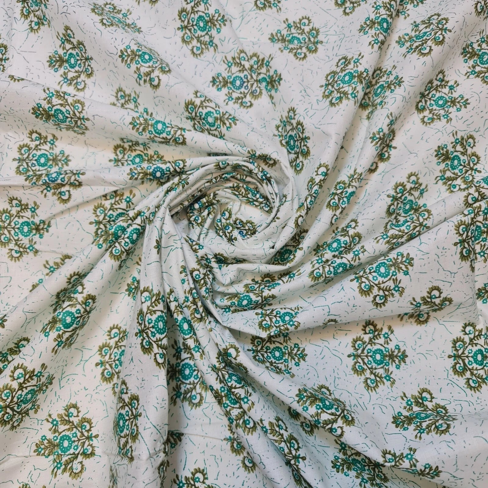 100% Cotton Printed Fabric | Leopard, Ditsy, Vintage, Polka & Rose Floral Designs – 44