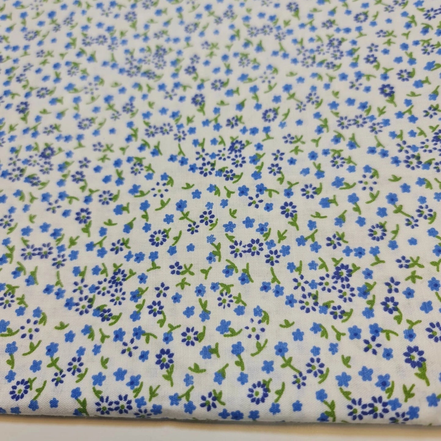 100% Cotton Printed Fabric | Leopard, Ditsy, Vintage, Polka & Rose Floral Designs – 44" (112cm) Wide Soft Dressmaking & Craft Material – Sold by the Metre