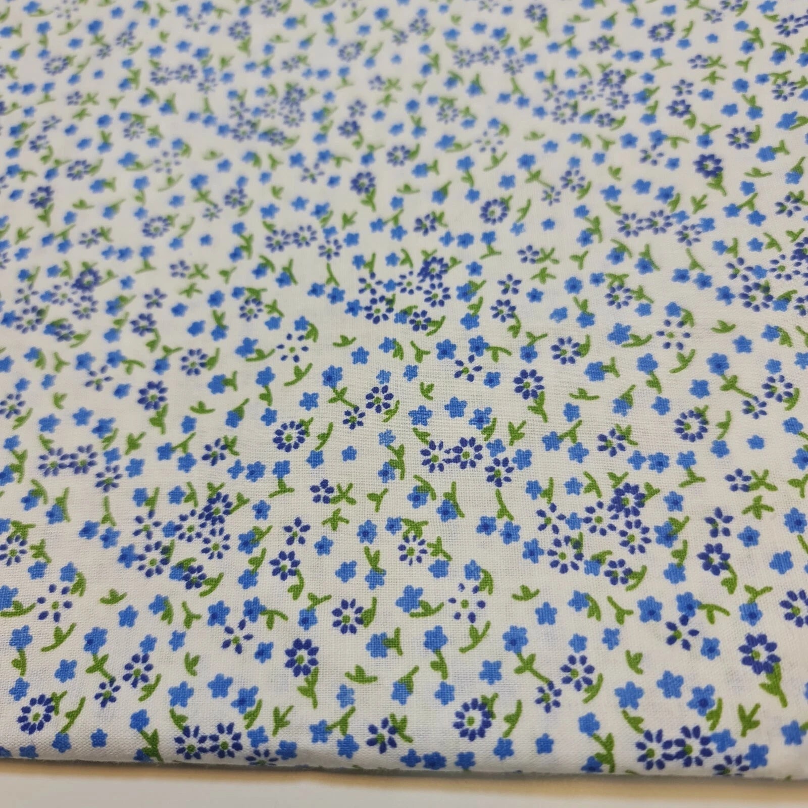 100% Cotton Printed Fabric | Leopard, Ditsy, Vintage, Polka & Rose Floral Designs – 44" (112cm) Wide Soft Dressmaking & Craft Material – Sold by the Metre