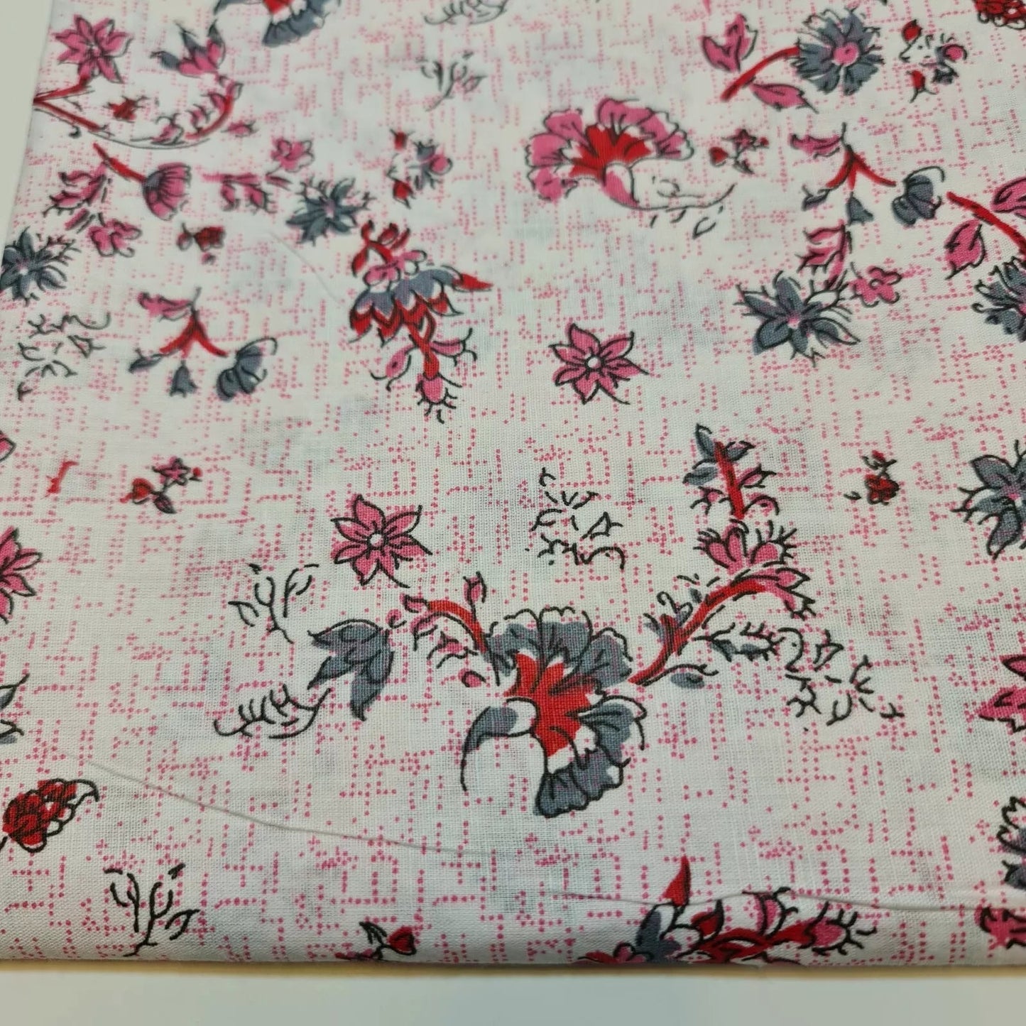 100% Cotton Printed Fabric | Leopard, Ditsy, Vintage, Polka & Rose Floral Designs – 44" (112cm) Wide Soft Dressmaking & Craft Material – Sold by the Metre