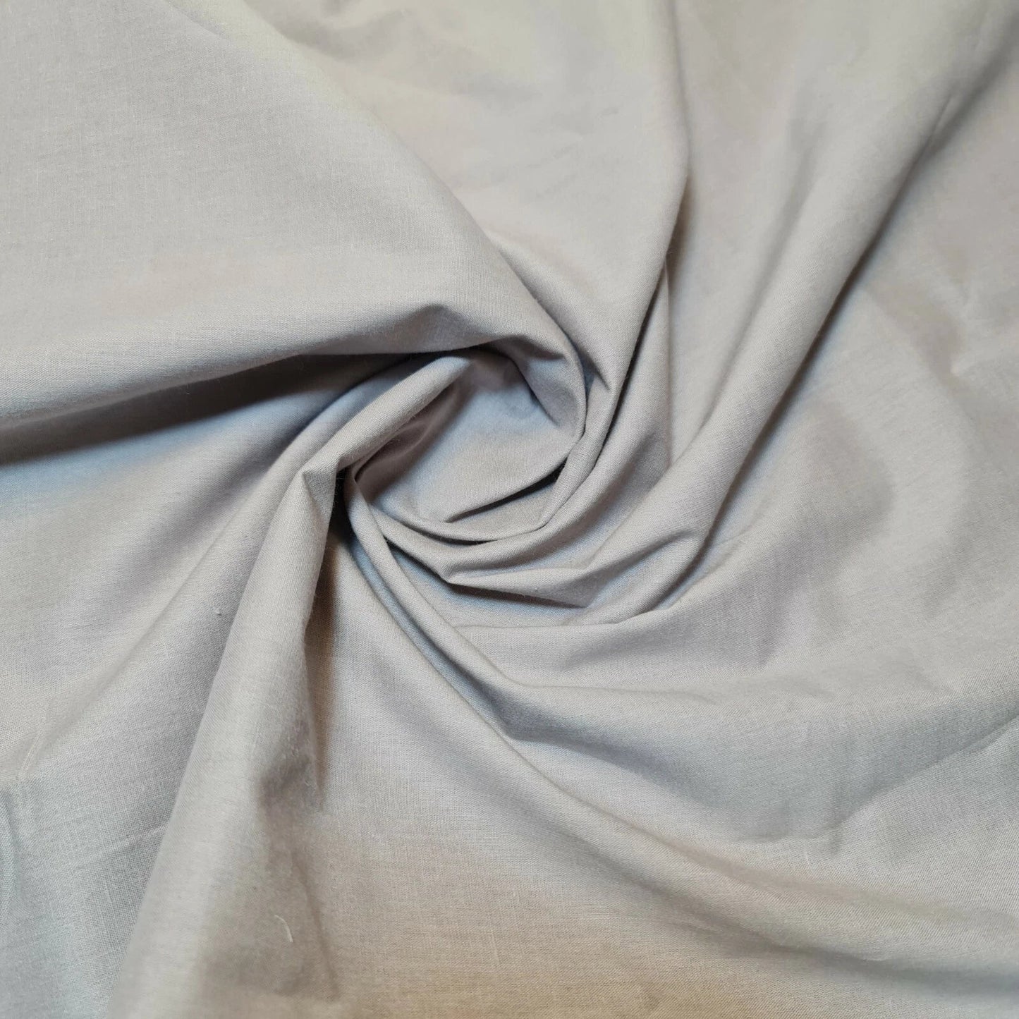 Clearance 100% Cotton Plain Solid Fabric | 44" (112cm) Wide Quilting, Dressmaking & Craft Material – 23-Metre Bolt  Silver