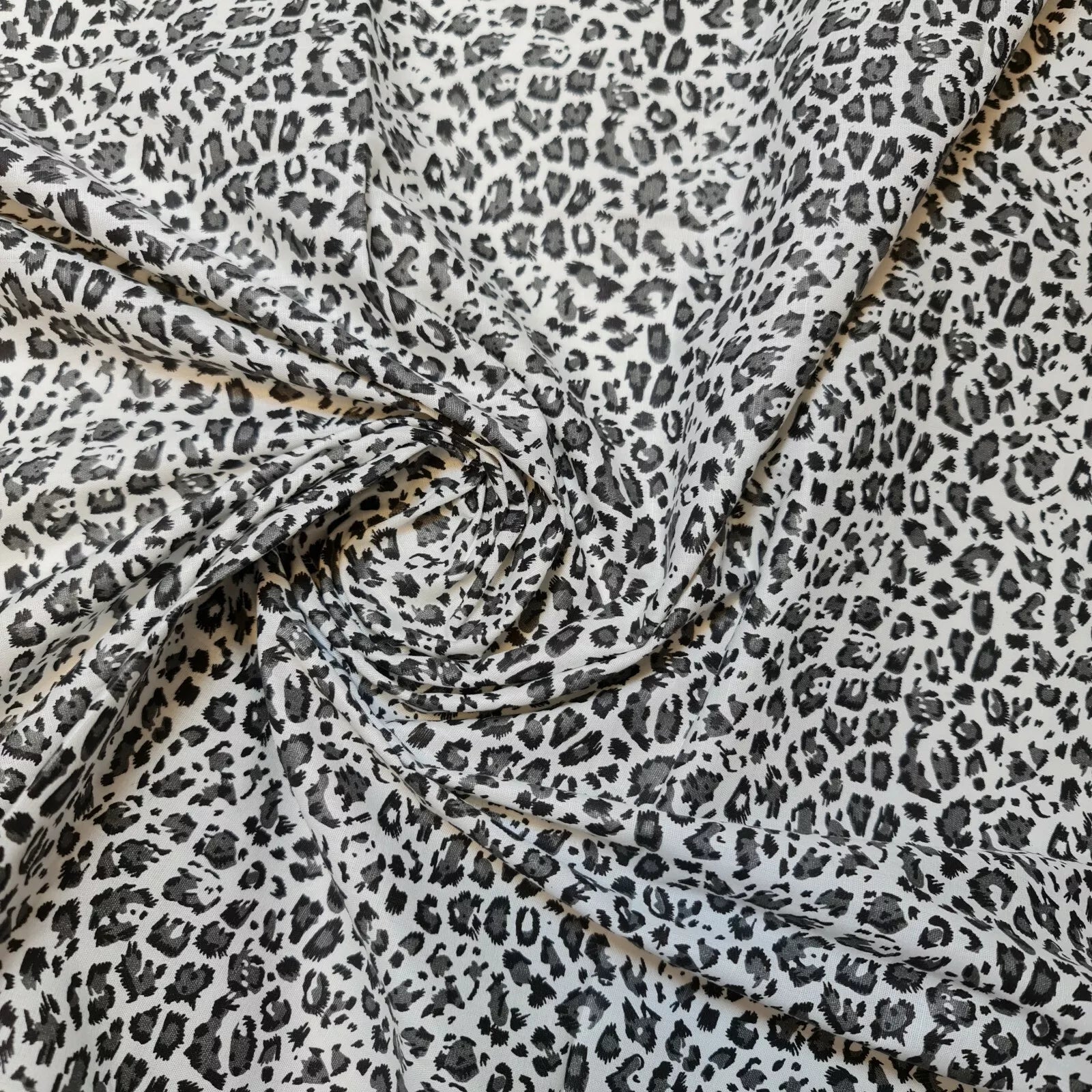 100% Cotton Printed Fabric | Leopard, Ditsy, Vintage, Polka & Rose Floral Designs – 44