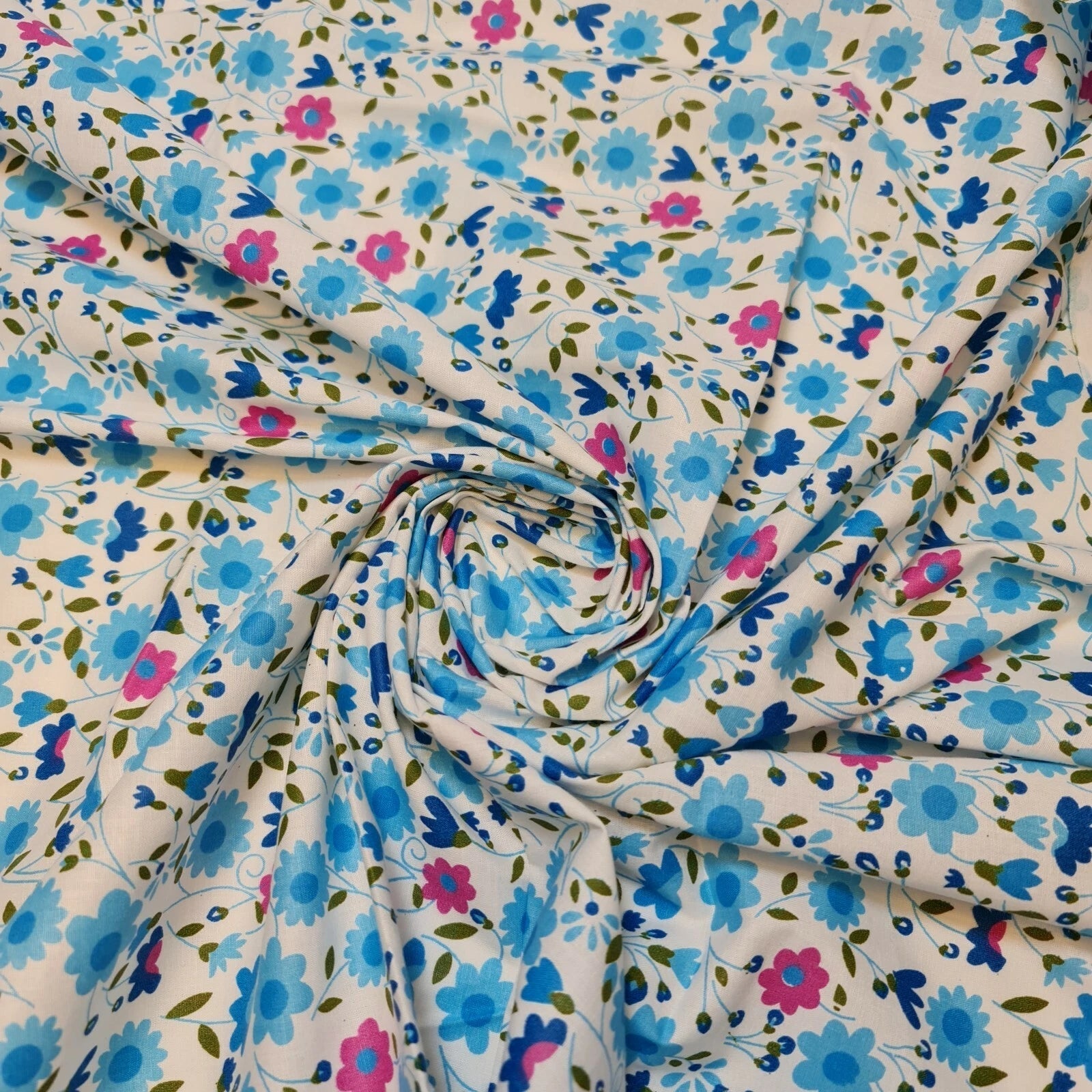 100% Cotton Printed Fabric | Leopard, Ditsy, Vintage, Polka & Rose Floral Designs – 44