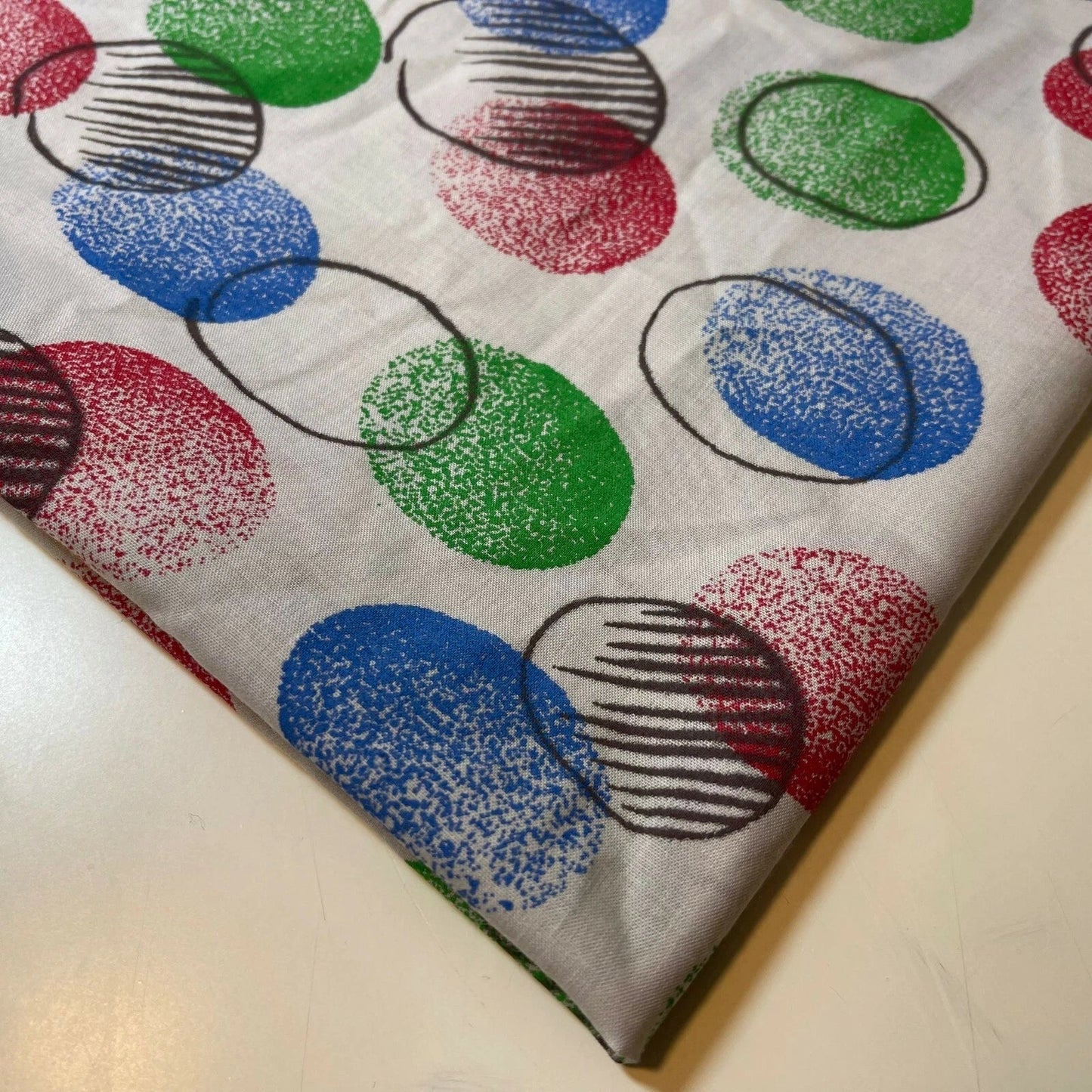 100% Cotton Vintage Floral Fabric | 44" (112cm) Wide Novelty Print for Dressmaking, Quilting & Craft Material – Sold by the Metre  Silver Circles