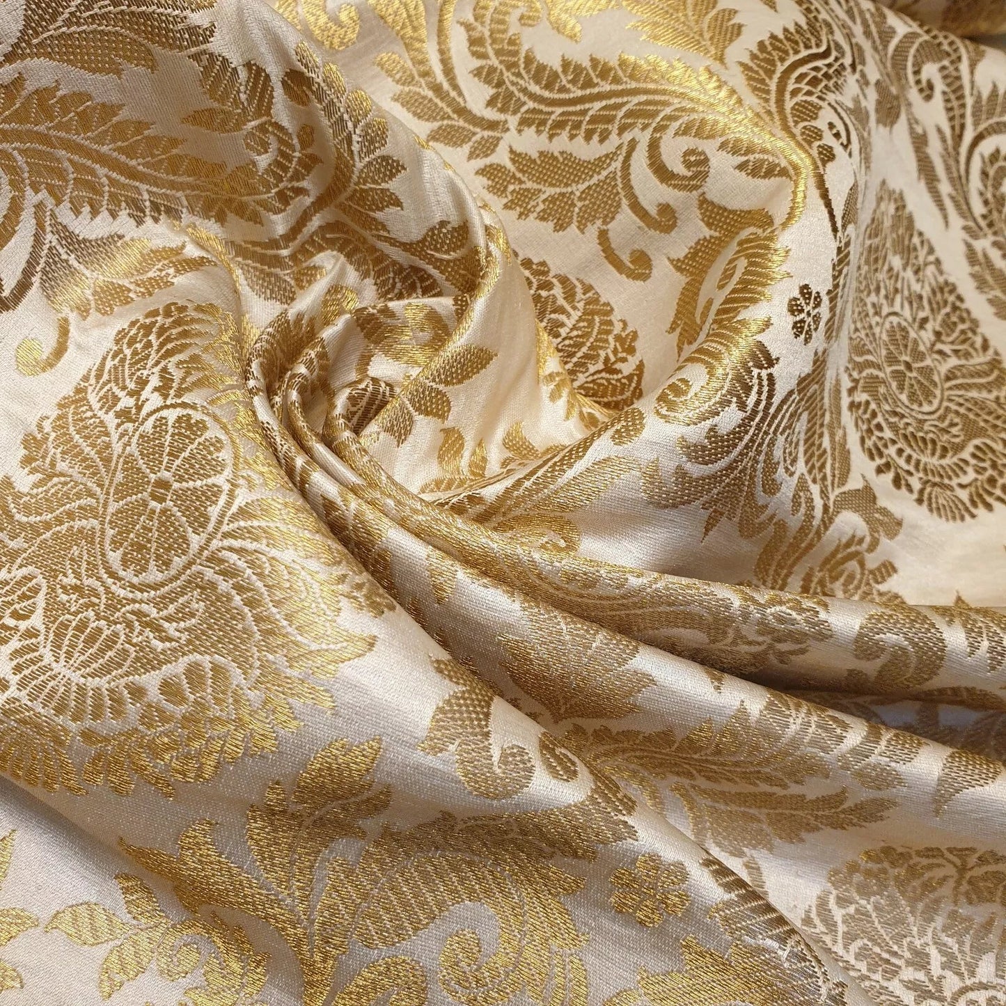 Brocade Ornamental Floral Fabric | Gold Metallic Jacquard 44" (112cm) Wide Dressmaking, Costume & Craft Material – Sold by the Metre  Cream
