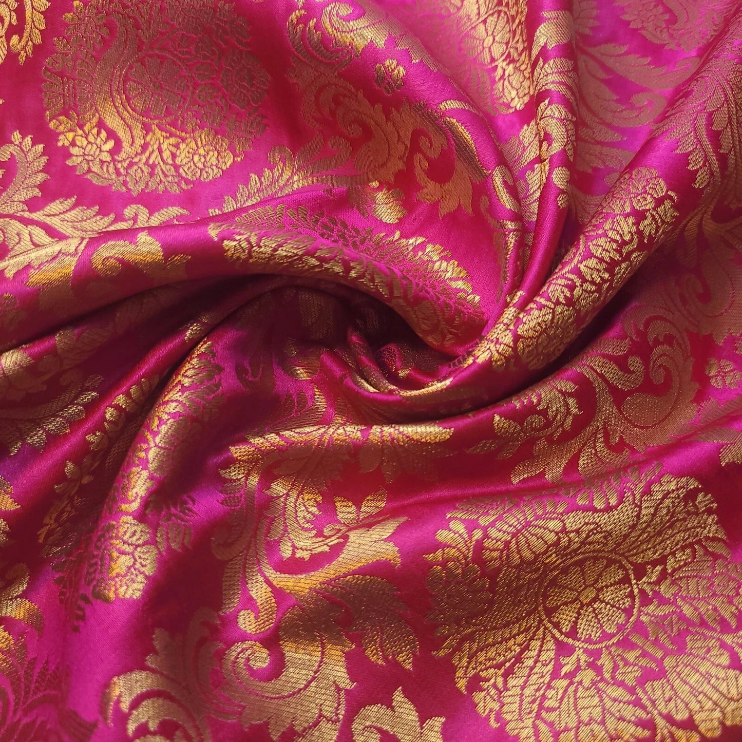 Brocade Ornamental Floral Fabric | Gold Metallic Jacquard 44" (112cm) Wide Dressmaking, Costume & Craft Material – Sold by the Metre  Magenta