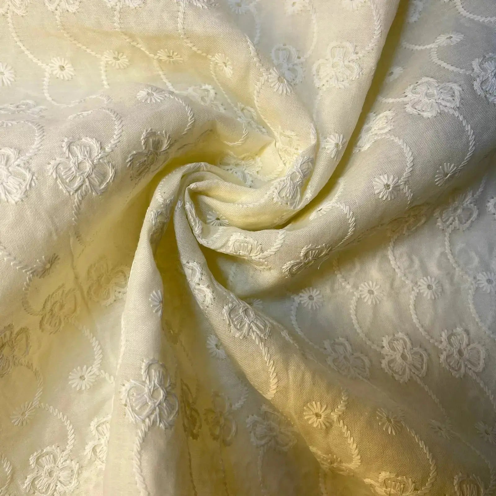 100% Cotton Lawn Broderie Anglaise Schiffli Embroidery Fabric | 44