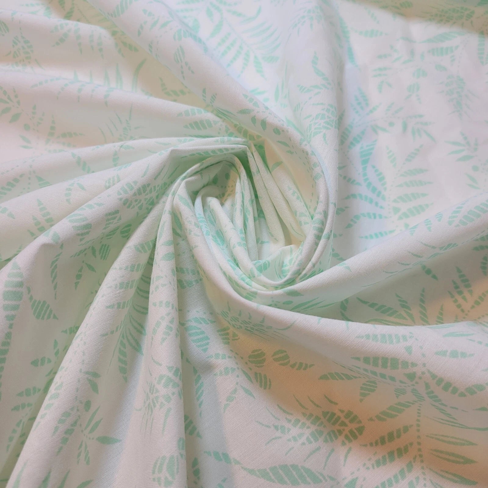 100% Cotton Vintage Floral Fabric | 44