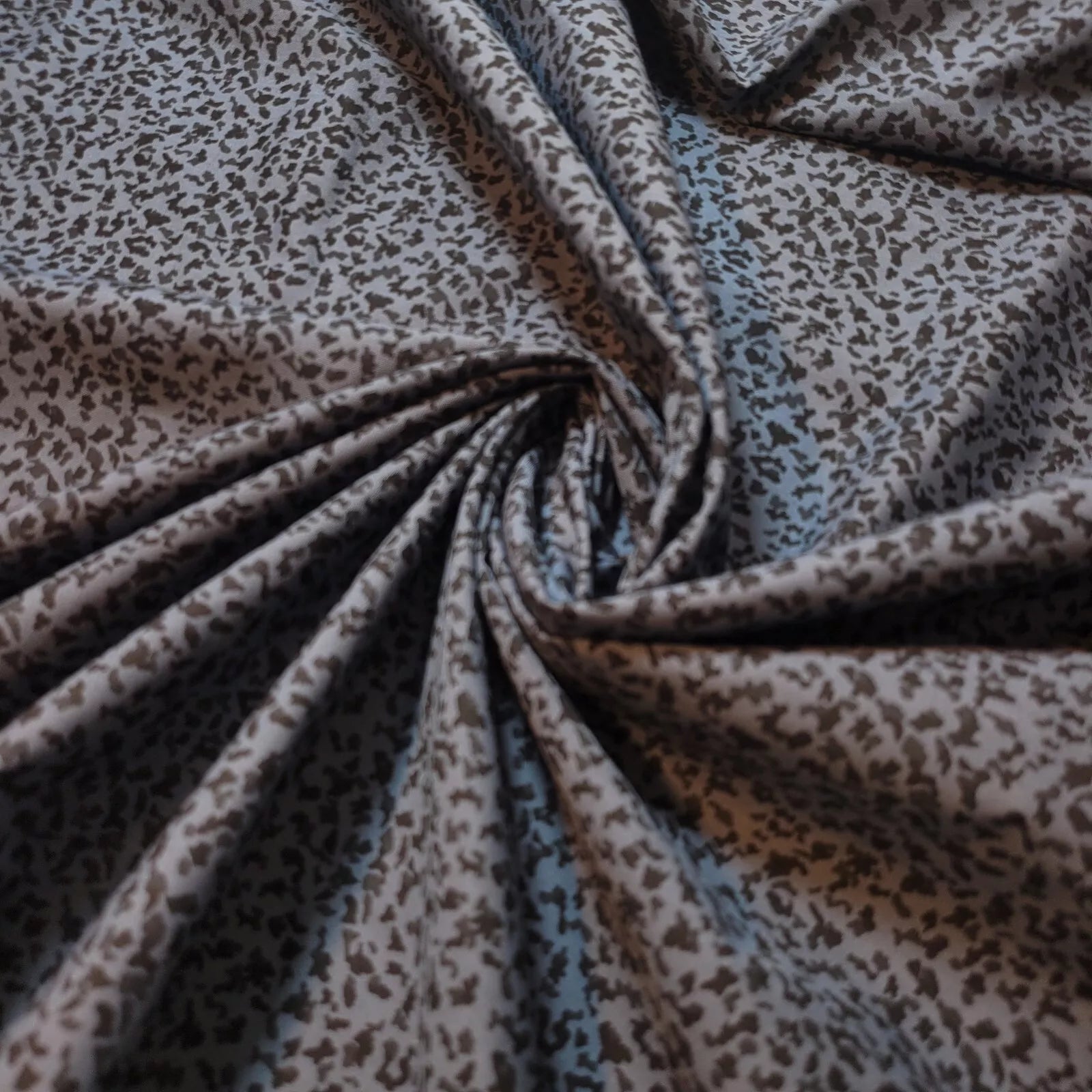 100% Cotton Vintage Floral Fabric | 44