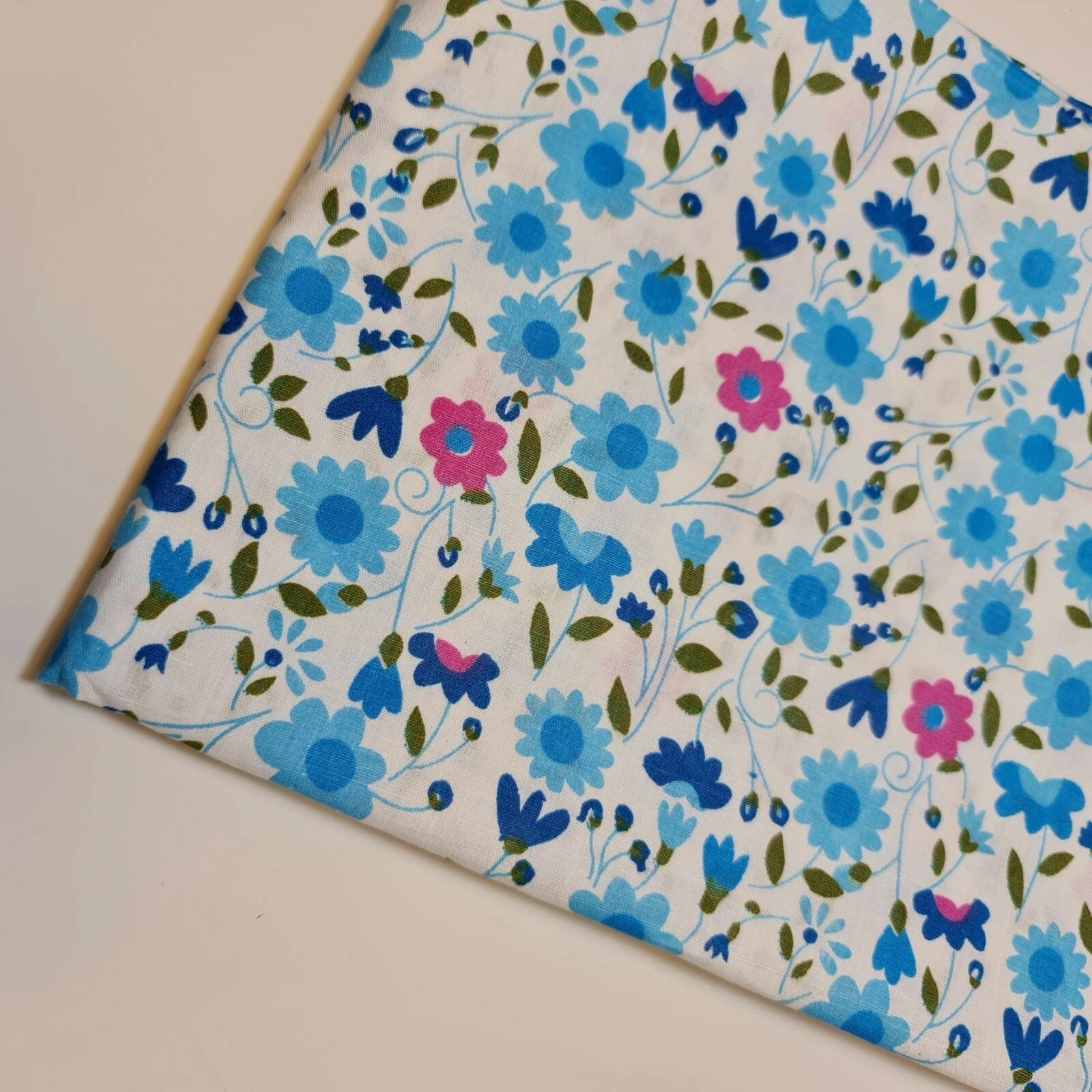 100% Cotton Printed Fabric | Leopard, Ditsy, Vintage, Polka & Rose Floral Designs – 44" (112cm) Wide Soft Dressmaking & Craft Material – Sold by the Metre