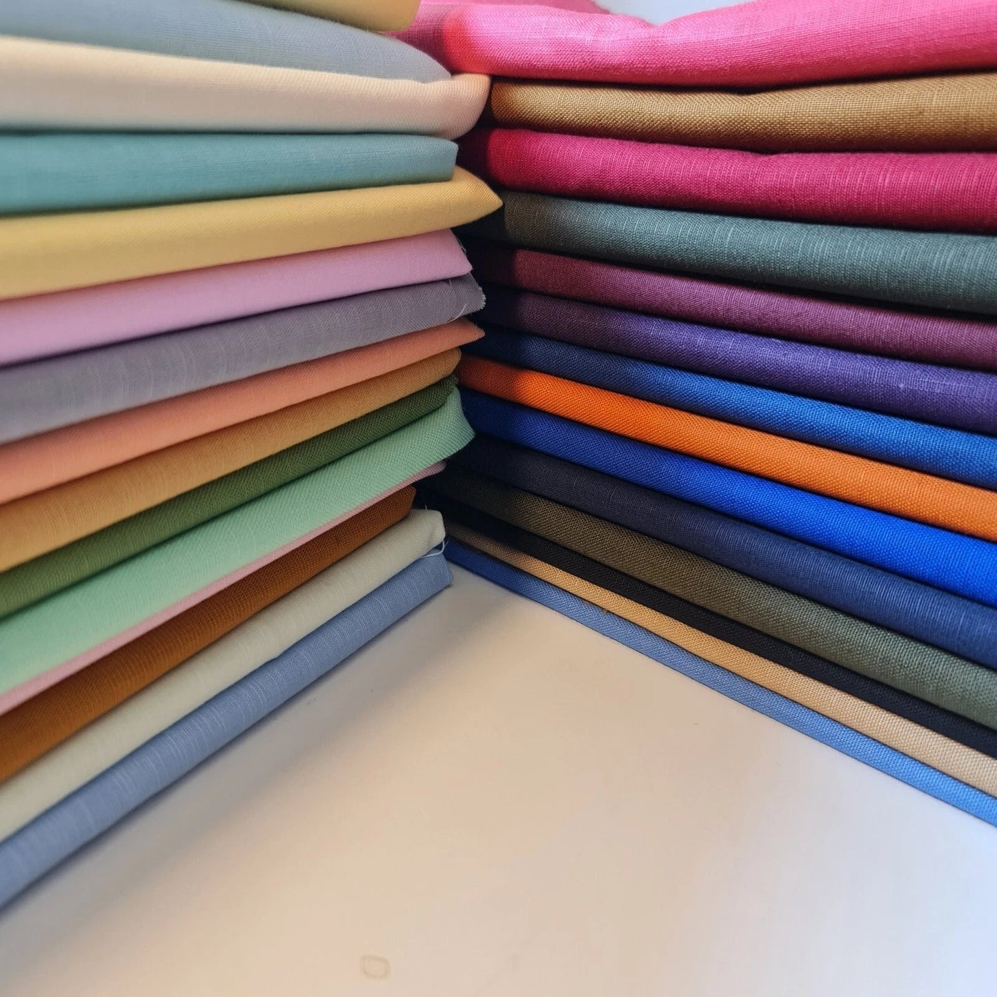 Plain 100% Cotton Linen Fabric | 58" (147cm) Wide Dressmaking, Crafting & Quilting Material – 25 Metre Roll