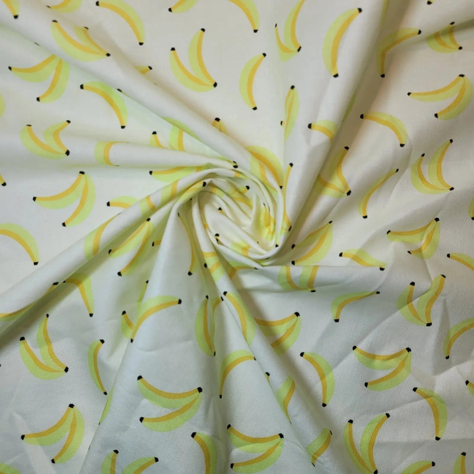100% Cotton Quilting Fabric | Floral Dress, Craft, Costume & Patchwork Material – 44