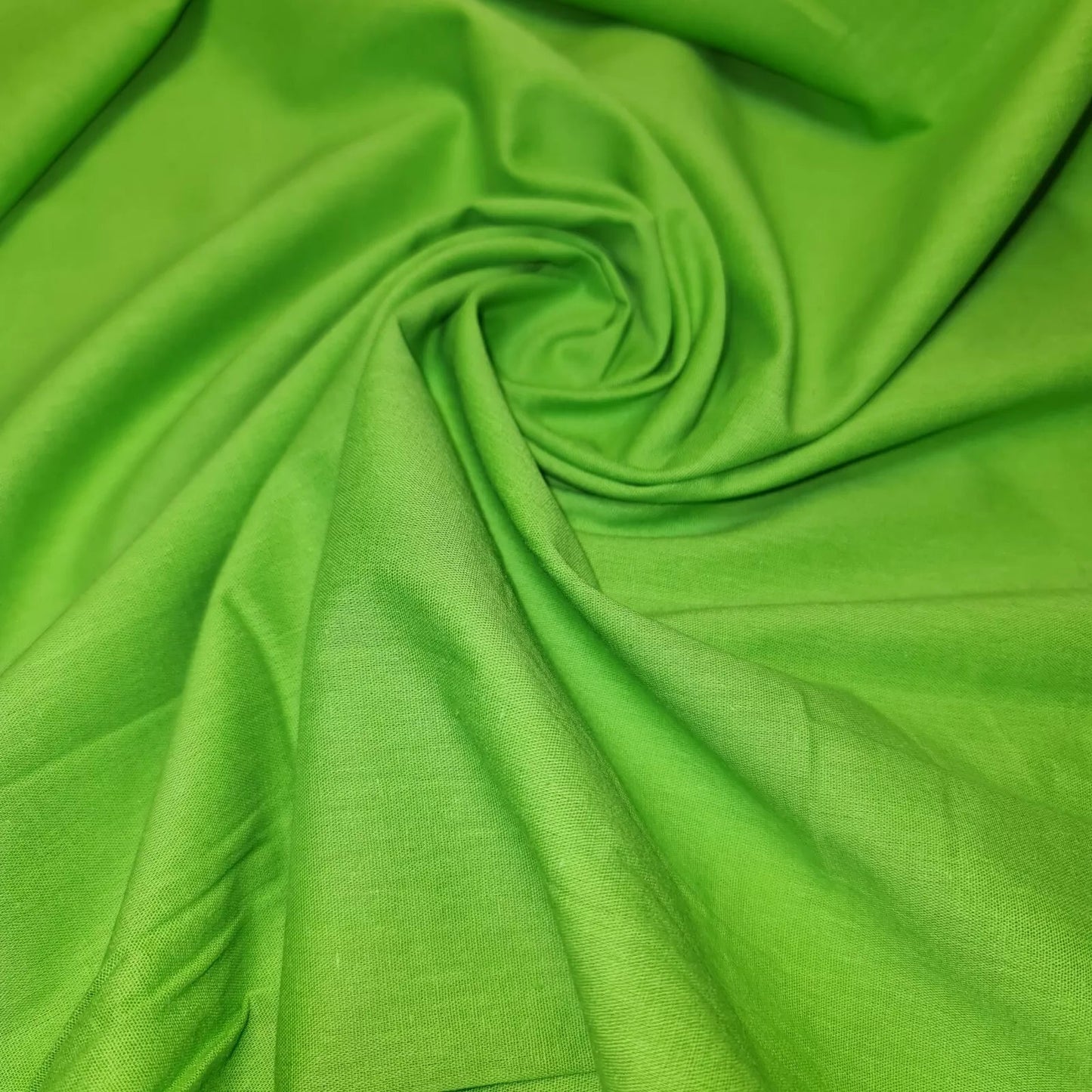 Clearance 100% Cotton Plain Solid Fabric | 44" (112cm) Wide Quilting, Dressmaking & Craft Material – 23-Metre Bolt  Apple Green