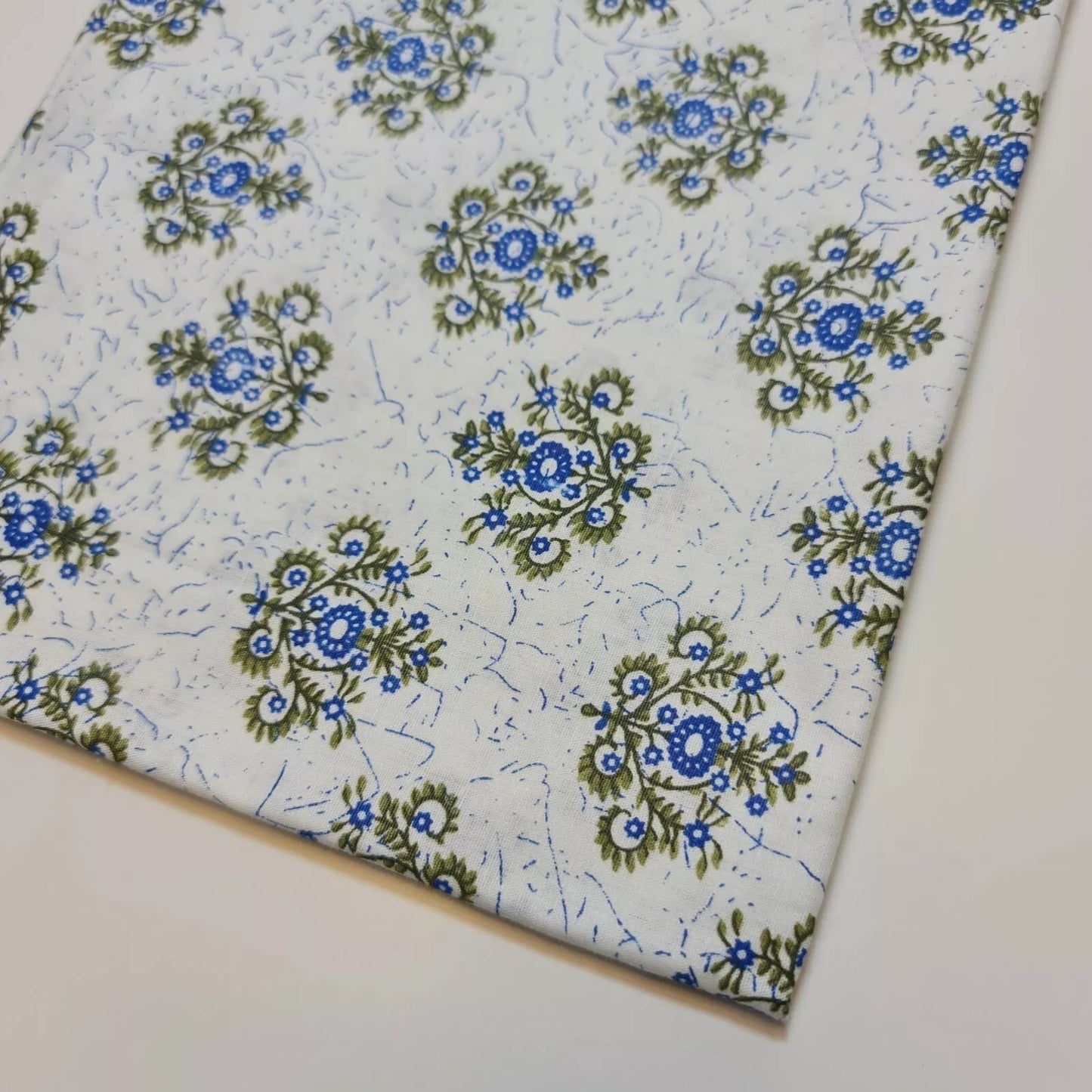 100% Cotton Printed Fabric | Leopard, Ditsy, Vintage, Polka & Rose Floral Designs – 44" (112cm) Wide Soft Dressmaking & Craft Material – Sold by the Metre