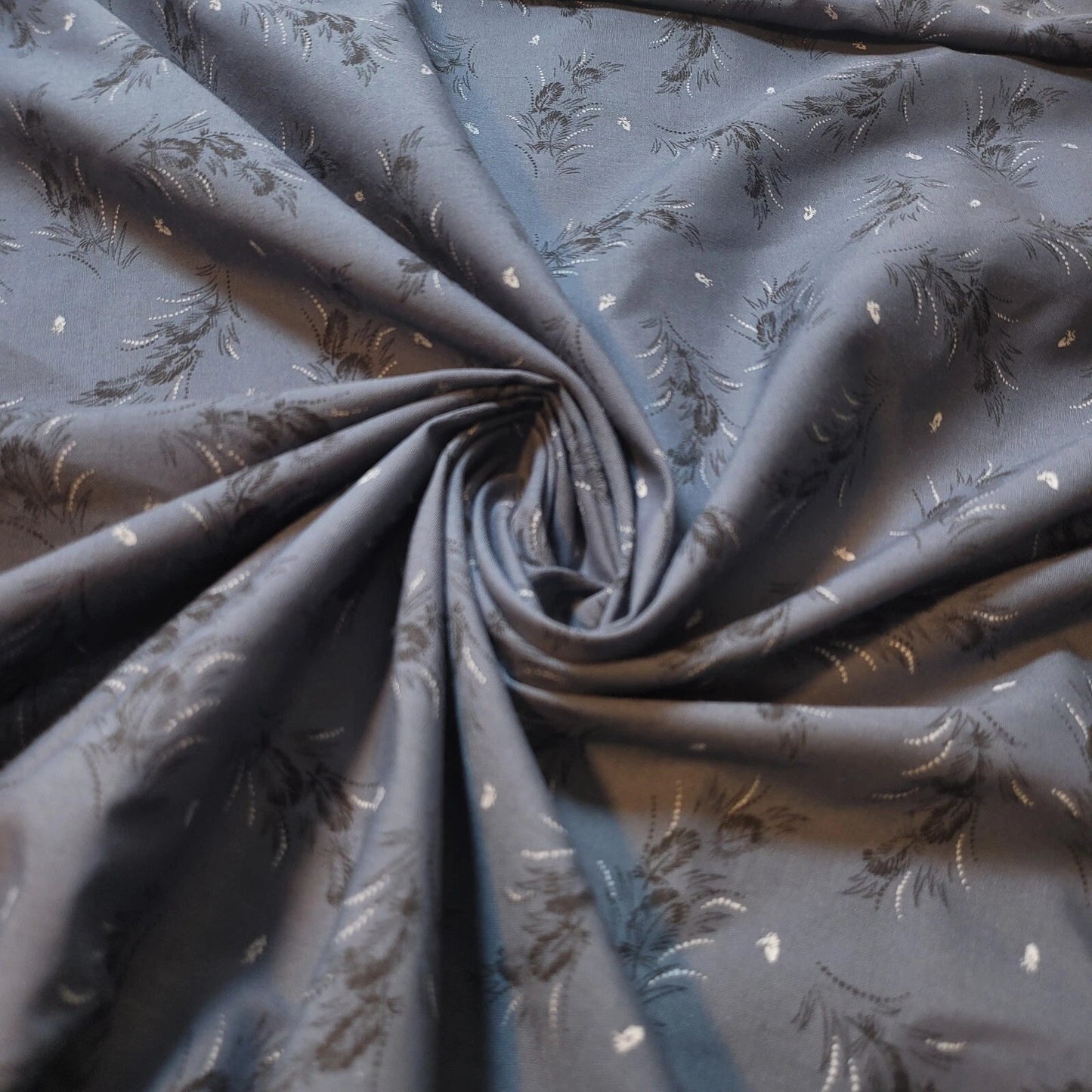 100% Cotton Vintage Floral Fabric | 44" (112cm) Wide Novelty Print for Dressmaking, Quilting & Craft Material – Sold by the Metre  Grey Wild Floral