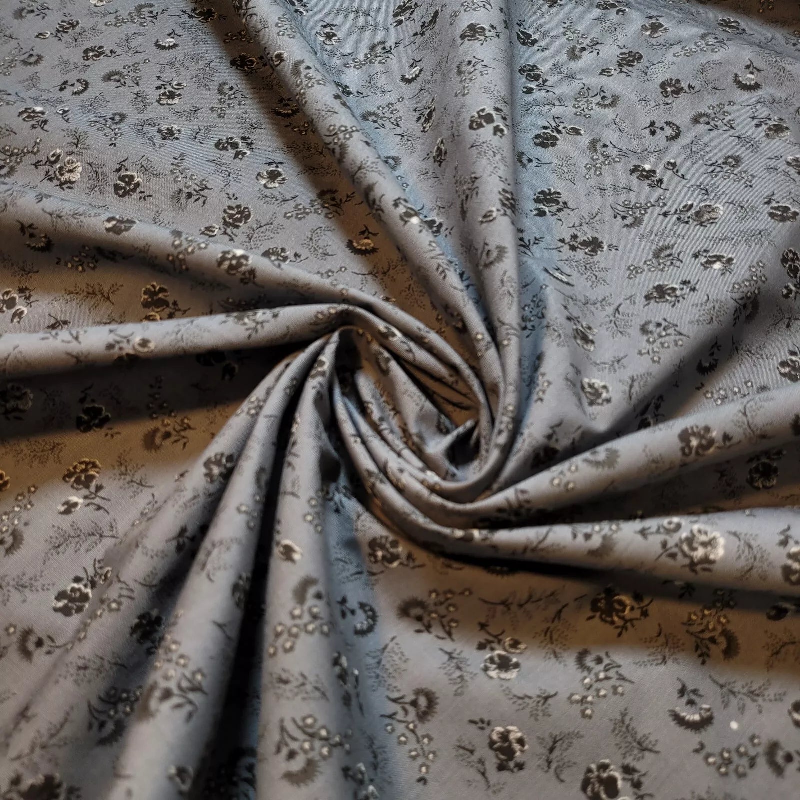 100% Cotton Vintage Floral Fabric | 44